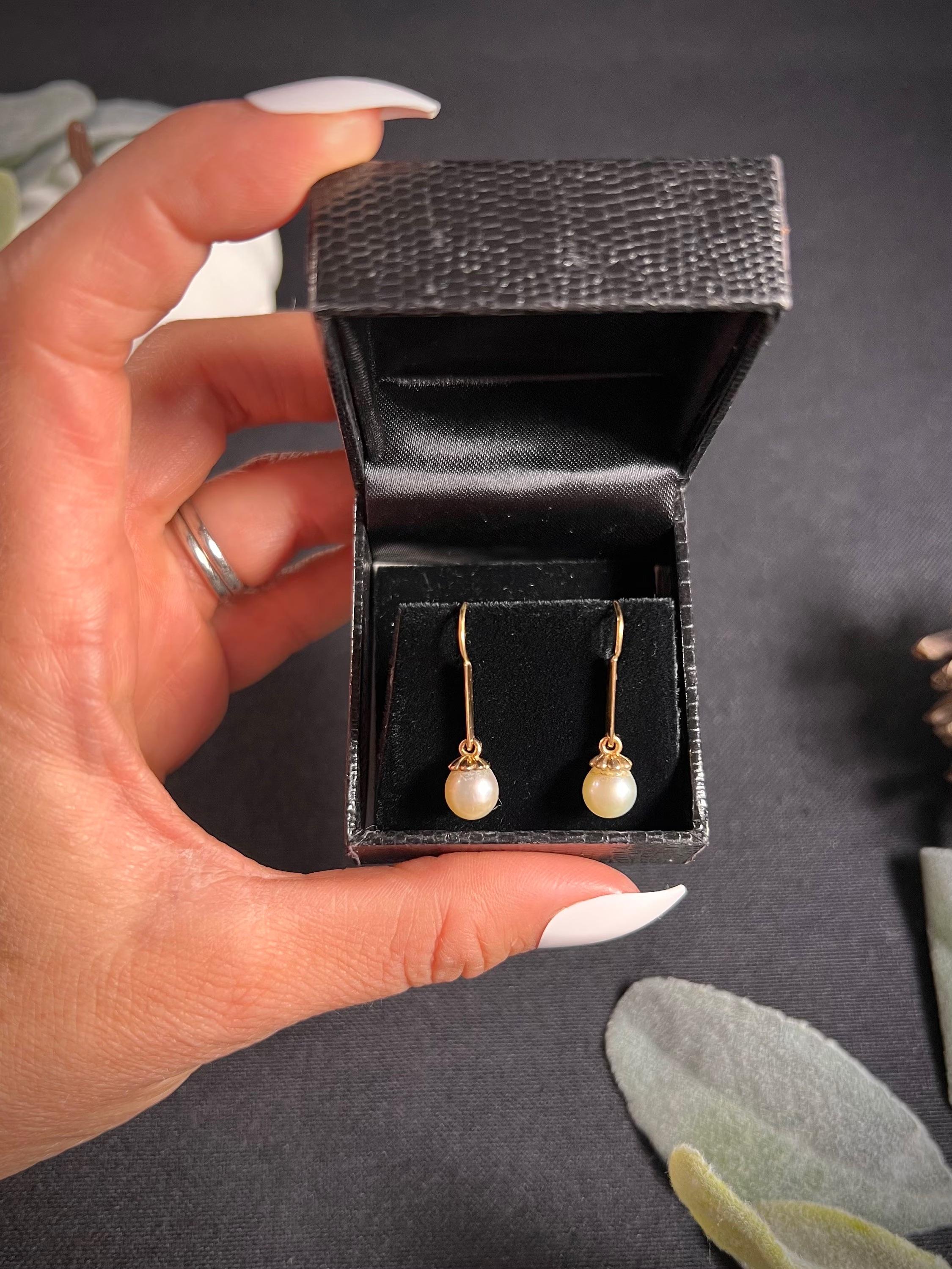 Vintage 18ct Gold 1940s Pearl Drop Earrings For Sale 3