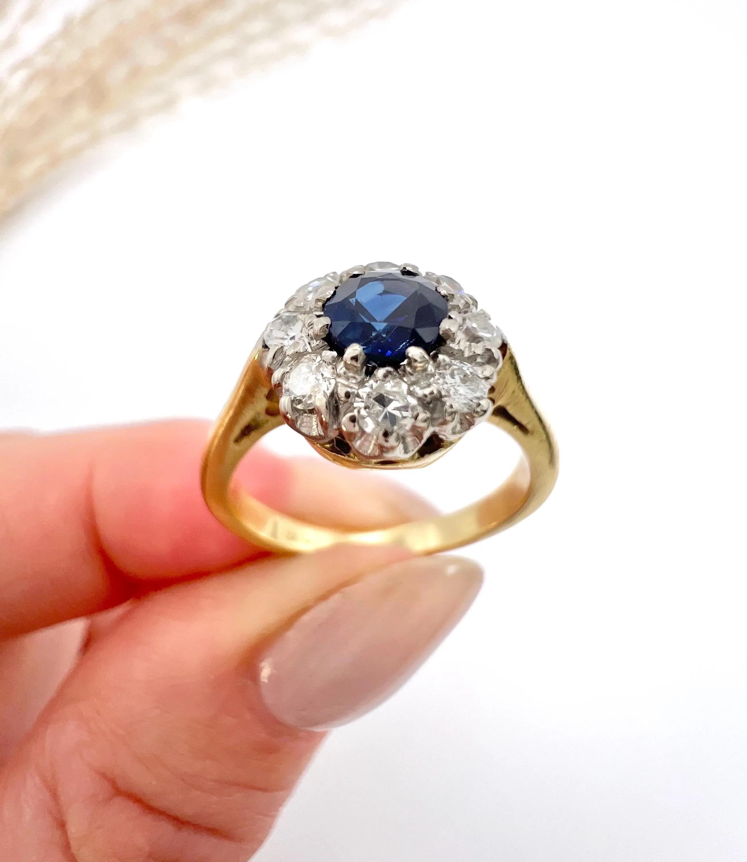 Vintage 18ct Gold, 1960s Sapphire & Diamond Cluster Ring For Sale 5
