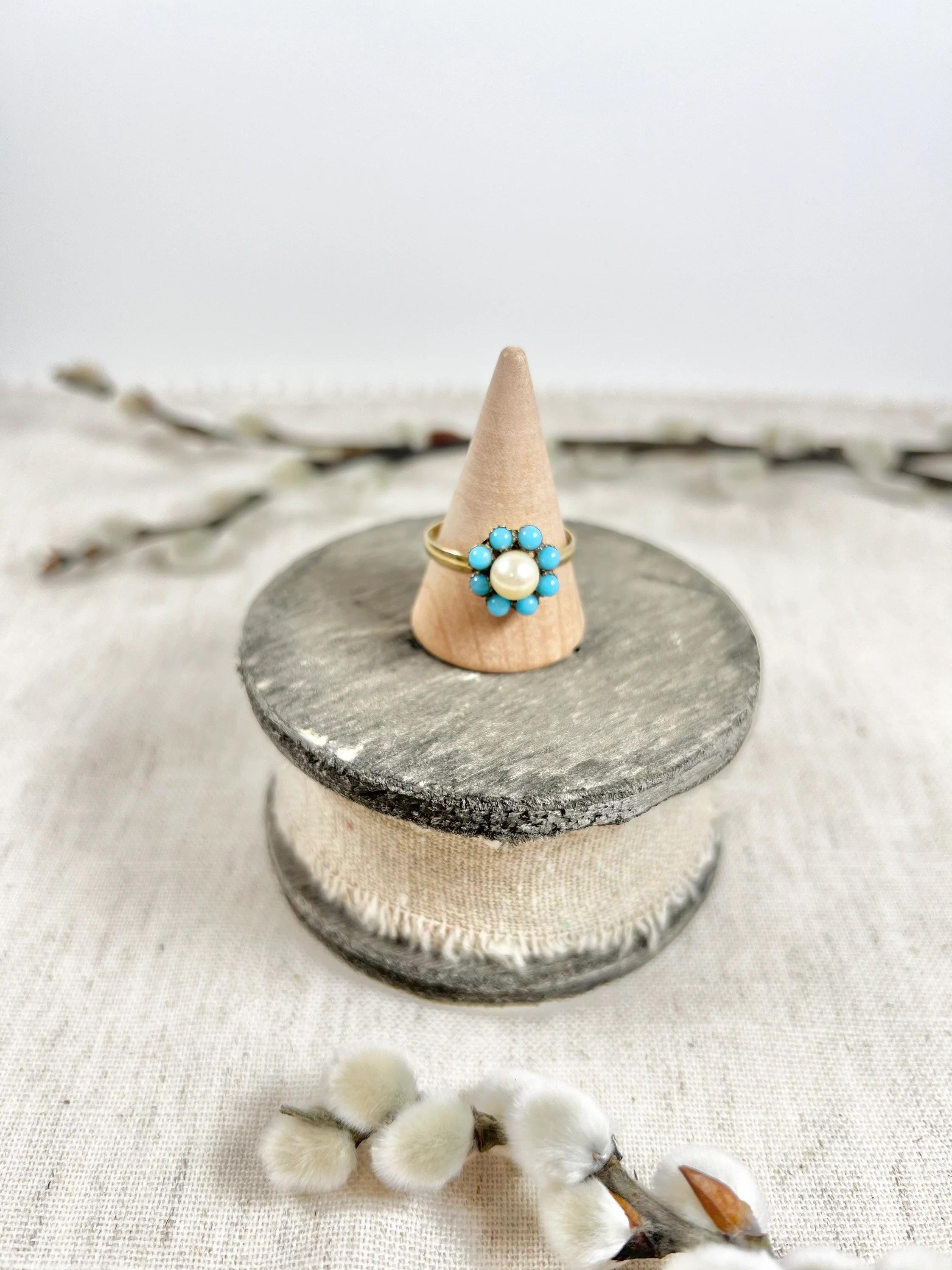 Vintage 18ct Gold 1960’s Turquoise & Pearl Daisy Ring For Sale 1