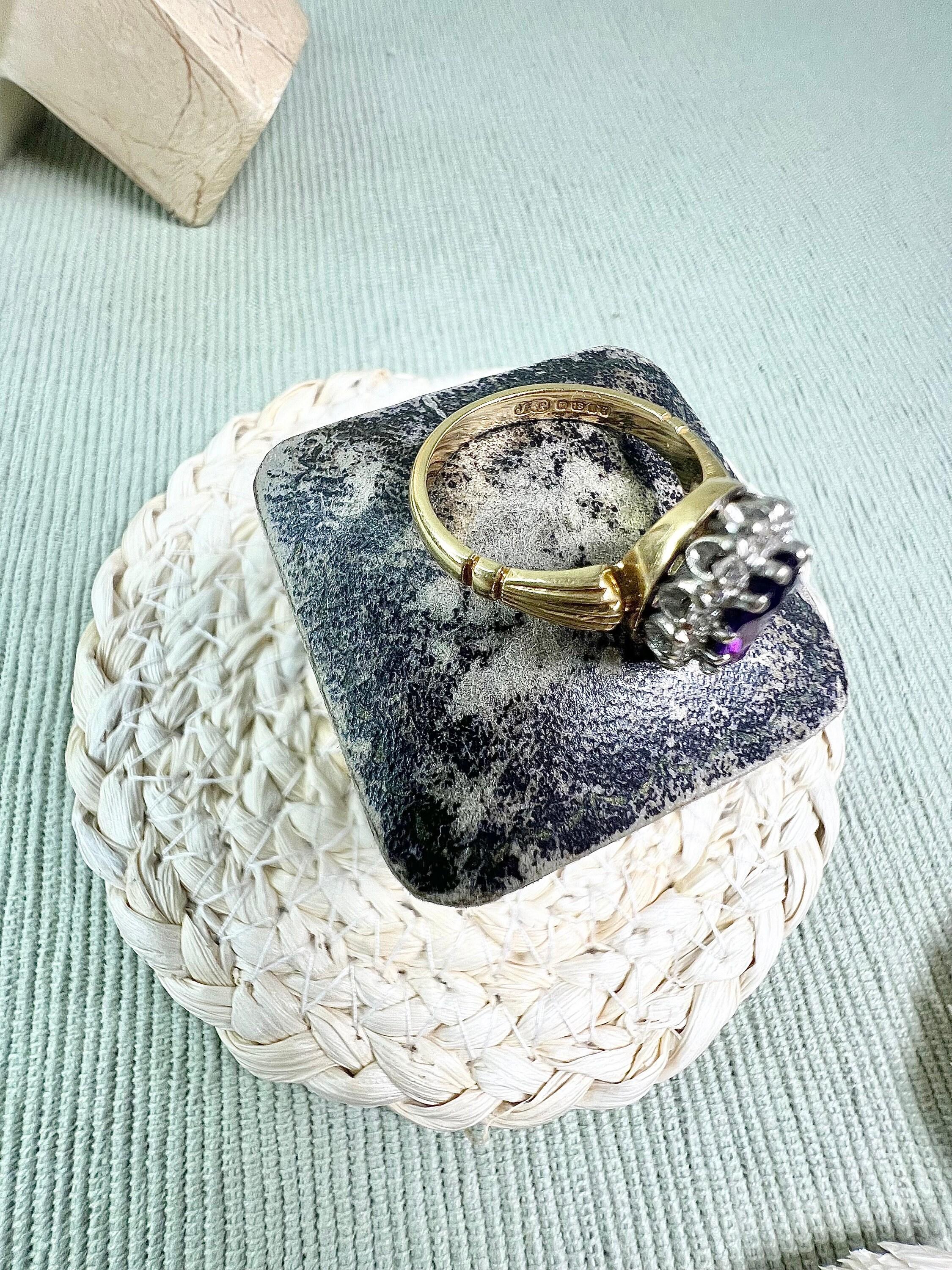 Vintage 18ct Gold 1970’s Amethyst & Diamond Cluster Ring For Sale 3