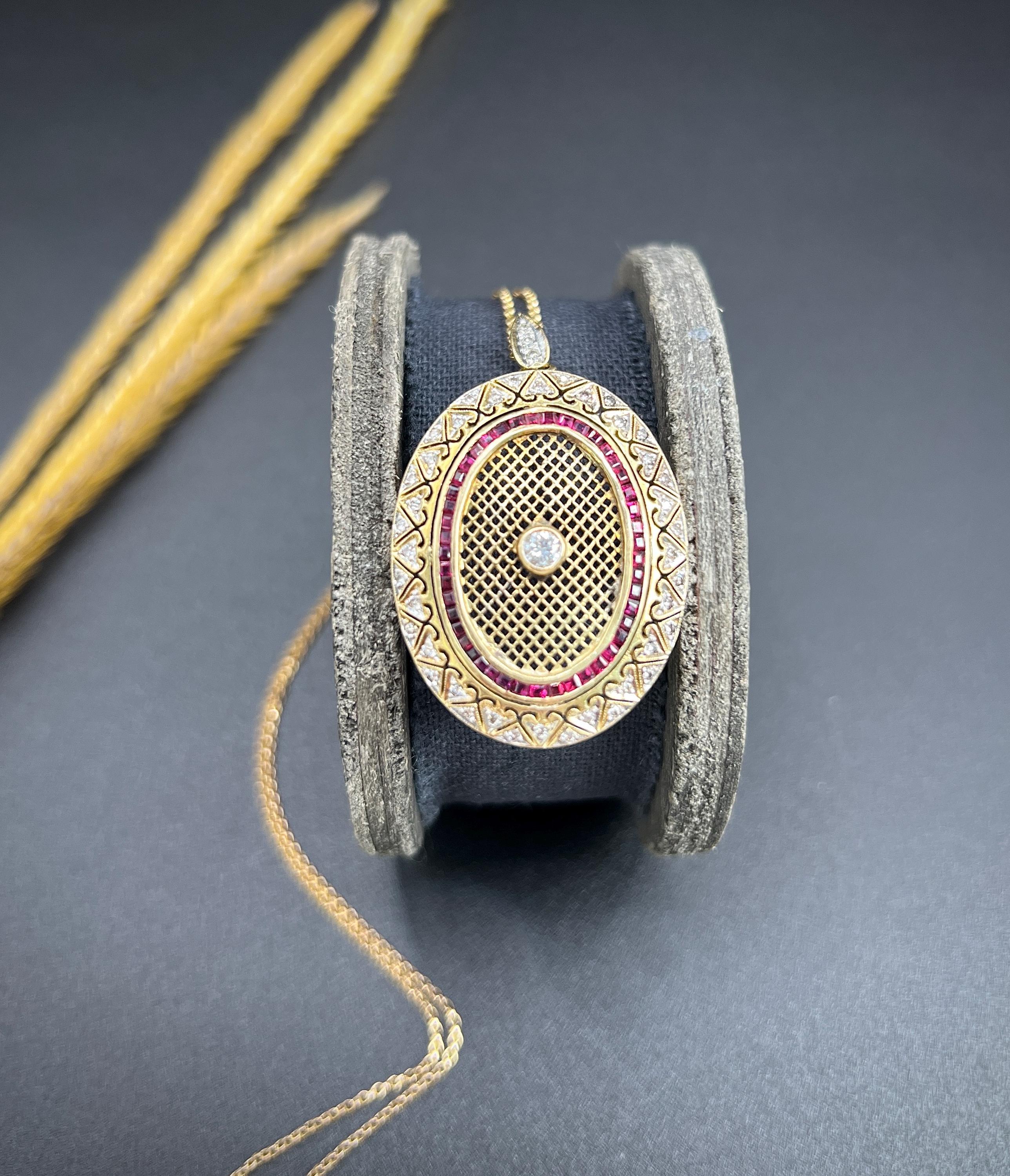 Vintage 18ct Gold, 1970s Calibrated Ruby & Diamond Oval Shaped Pendant For Sale 6