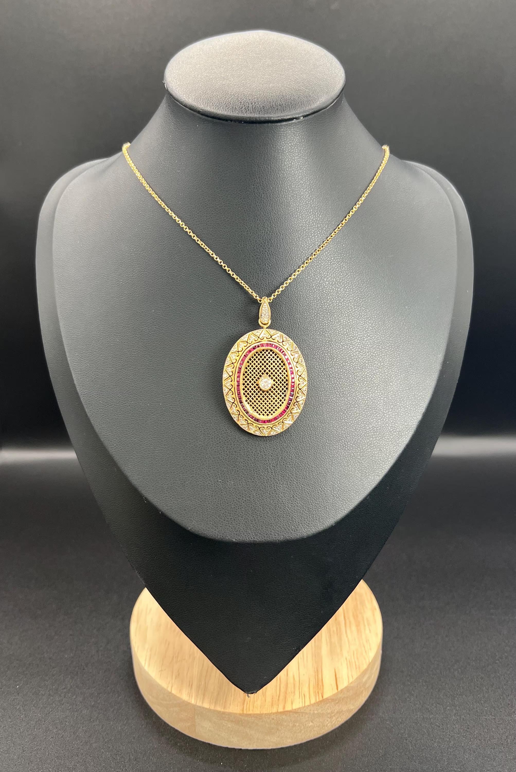 Vintage Oval Gold Pendant

18ct Gold

Circa 1970s

Elevate your style with this exquisite 18ct yellow gold pendant from the 1970s. This stunning piece features a prominently bezel-set centre brilliant-cut diamond, which is beautifully complemented