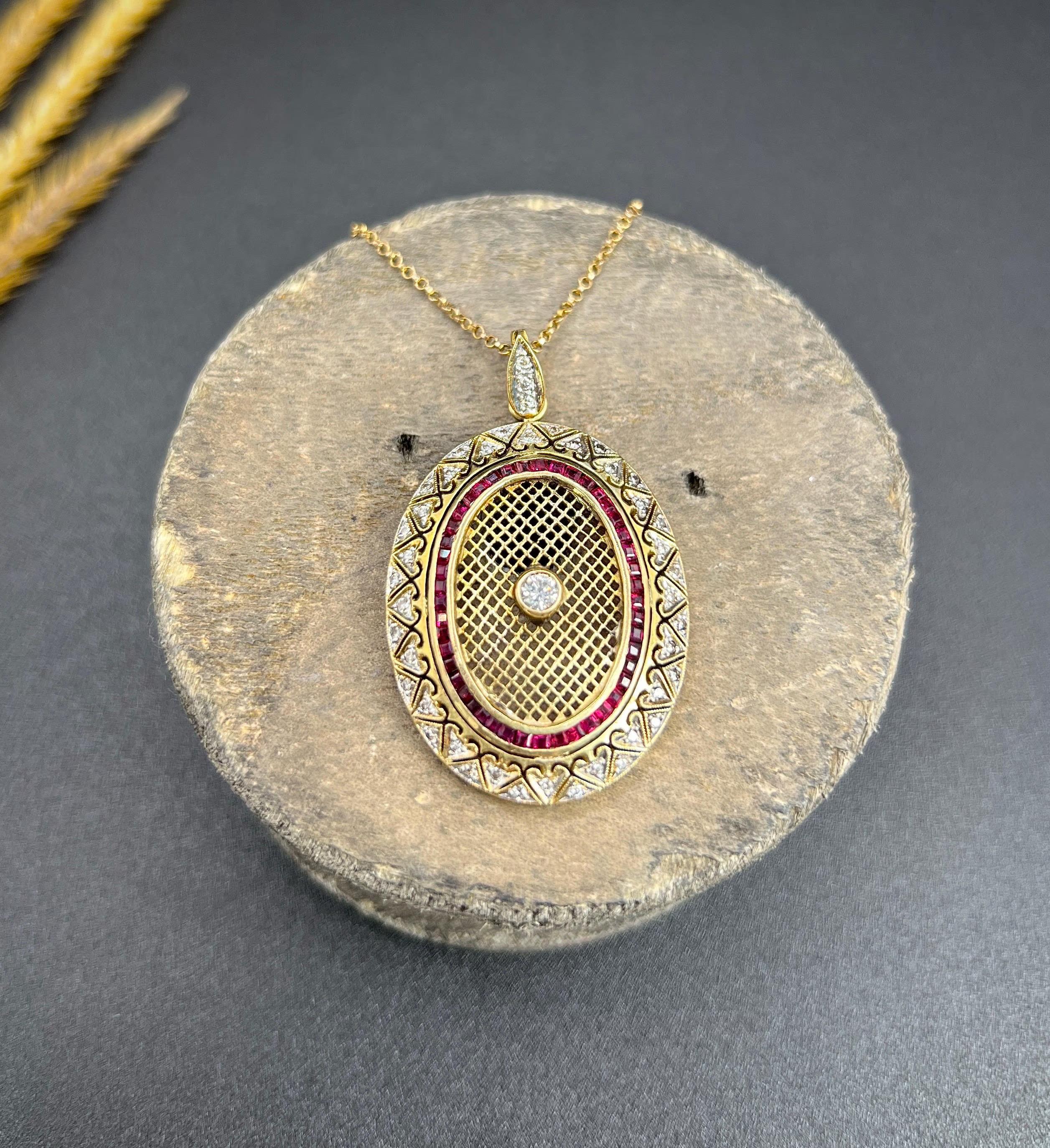 Women's or Men's Vintage 18ct Gold, 1970s Calibrated Ruby & Diamond Oval Shaped Pendant For Sale