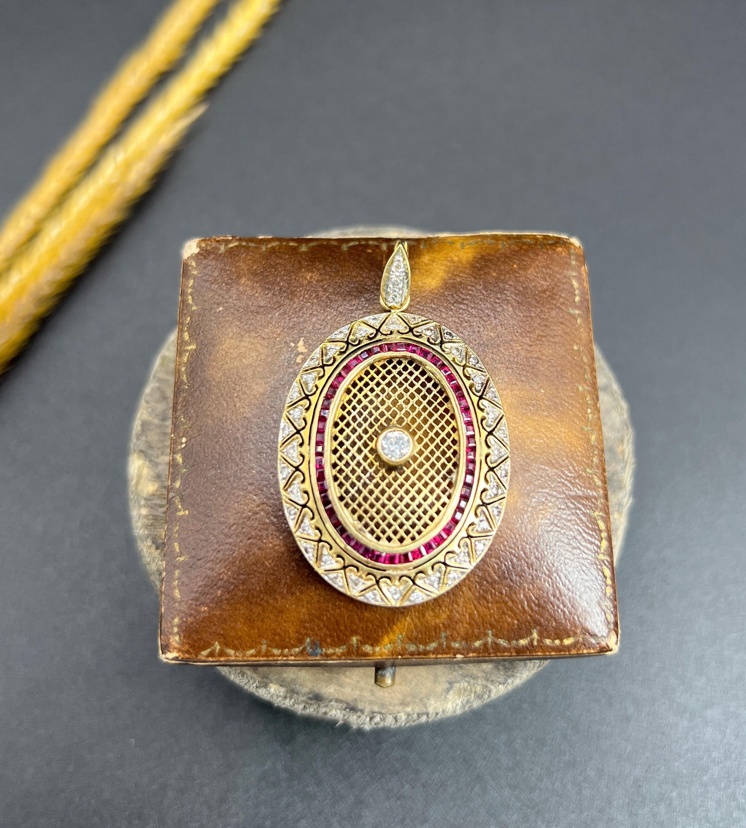 Vintage 18ct Gold, 1970s Calibrated Ruby & Diamond Oval Shaped Pendant For Sale 1