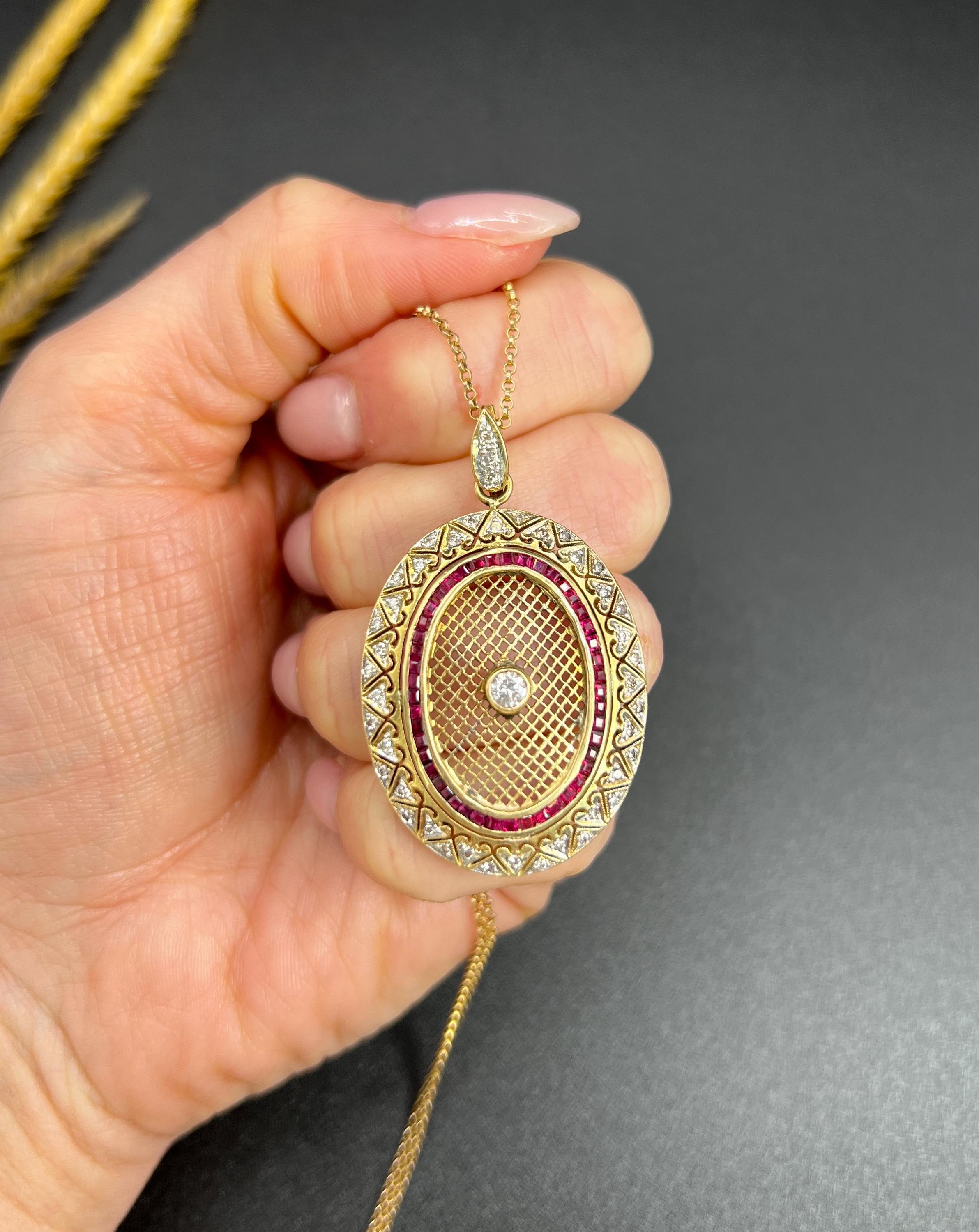 Vintage 18ct Gold, 1970s Calibrated Ruby & Diamond Oval Shaped Pendant For Sale 3
