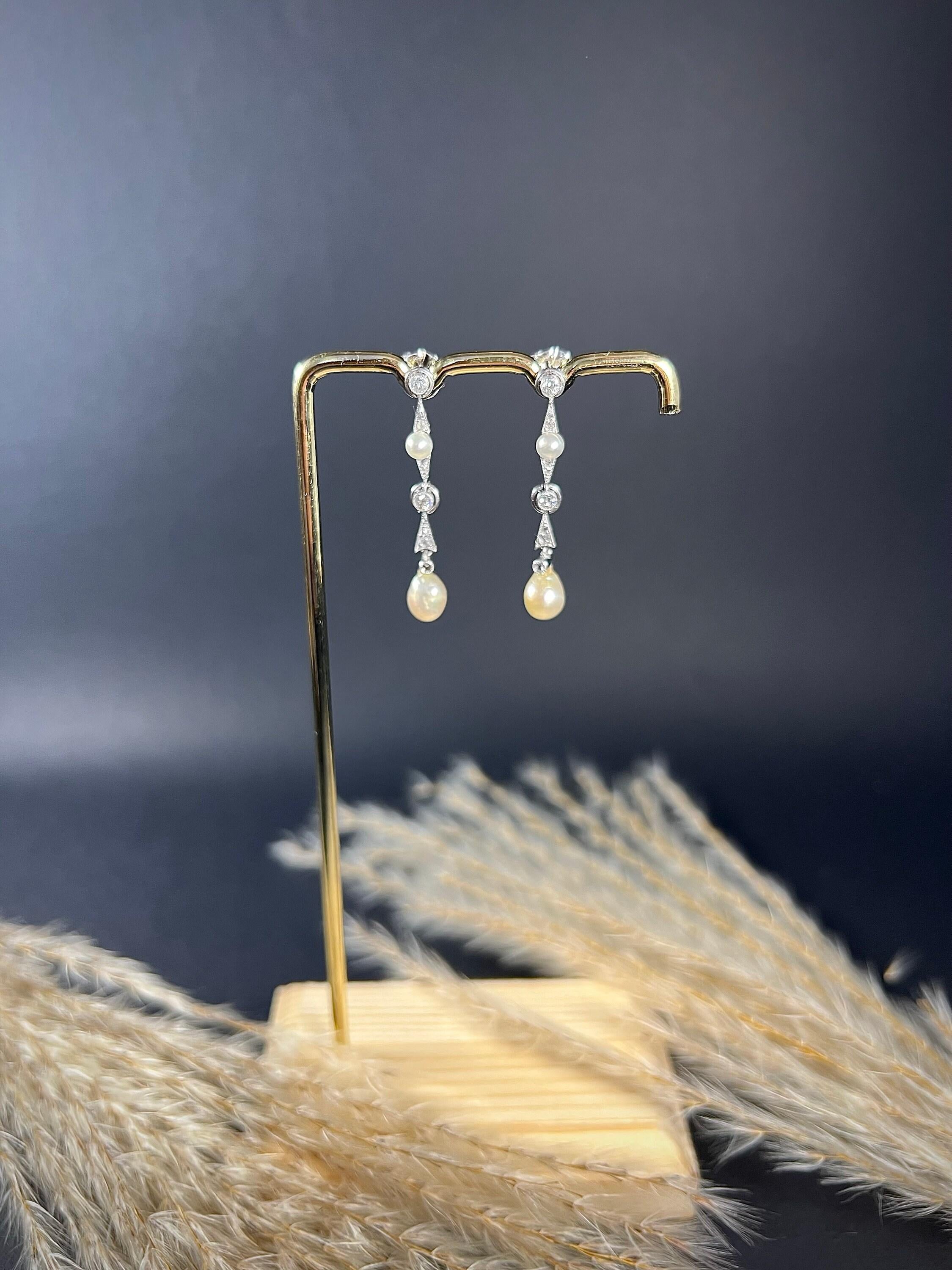 Vintage 18ct Gold 1980’s Diamond & Pearl Drop Earrings For Sale 1