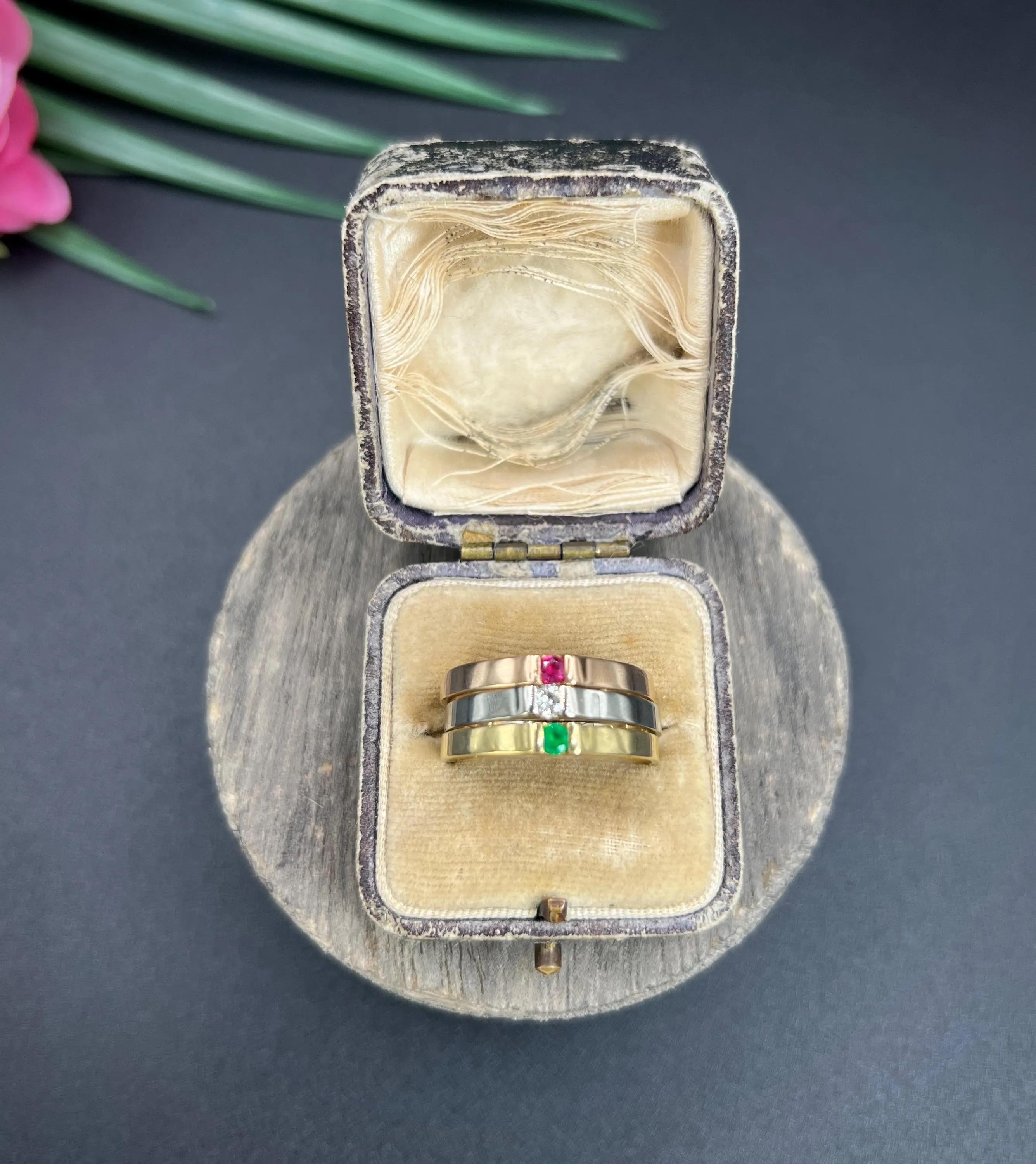 Vintage 18ct Gold 1990 Bague empilable en or trois couleurs, émeraude, diamant et rubis en vente 6