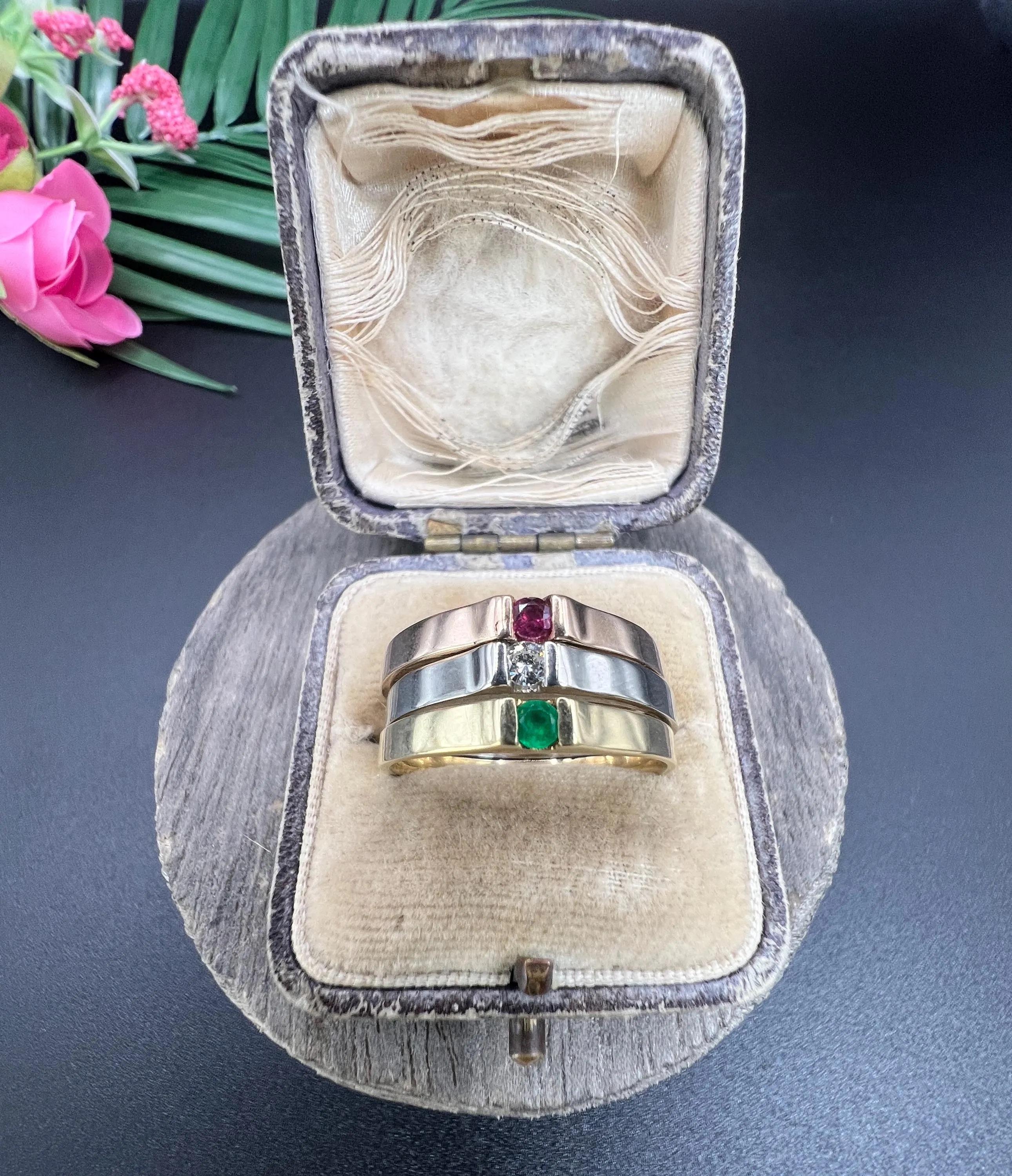 Vintage 18ct Gold 1990 Bague empilable en or trois couleurs, émeraude, diamant et rubis en vente 2