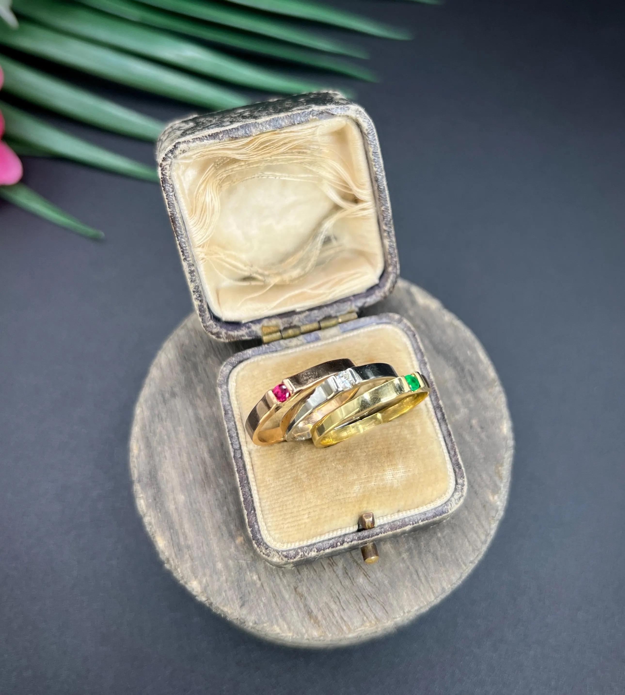 Vintage 18ct Gold 1990 Bague empilable en or trois couleurs, émeraude, diamant et rubis en vente 4