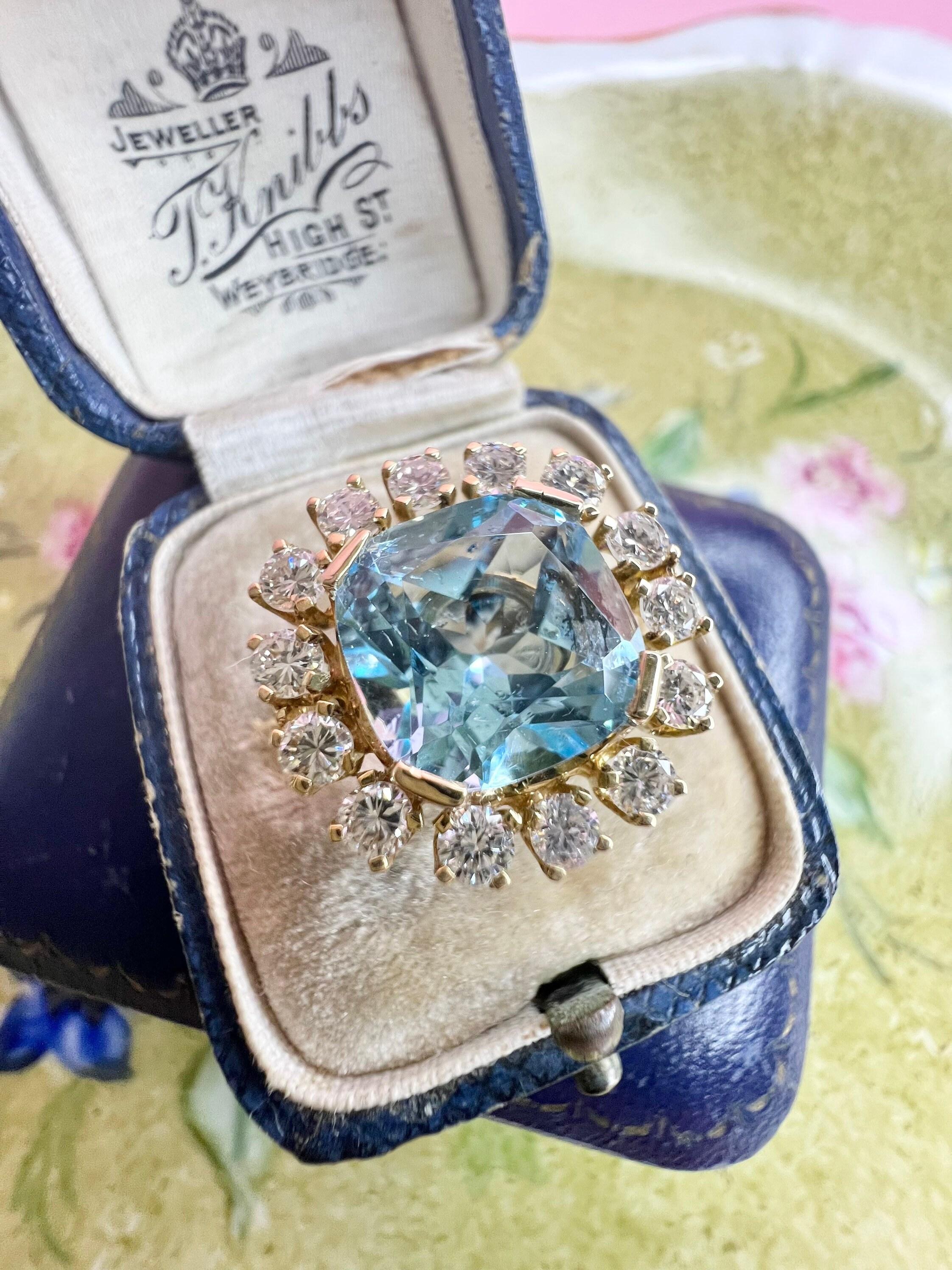 Vintage 18ct Gold Blue Topaz & Diamond Statement Ring For Sale 4