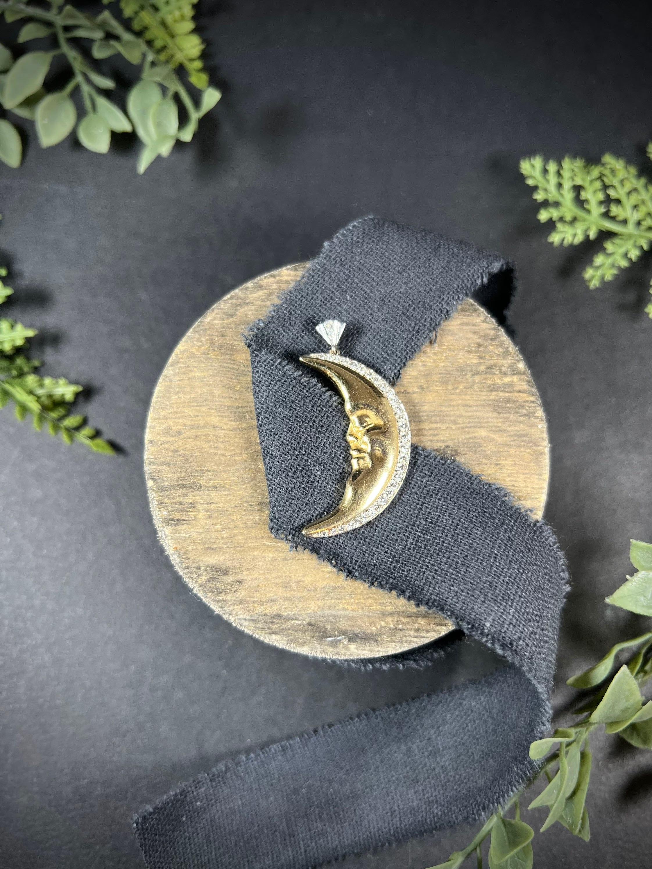 Vintage 18ct Gold Contemporary Diamond Moon Pendant For Sale 4