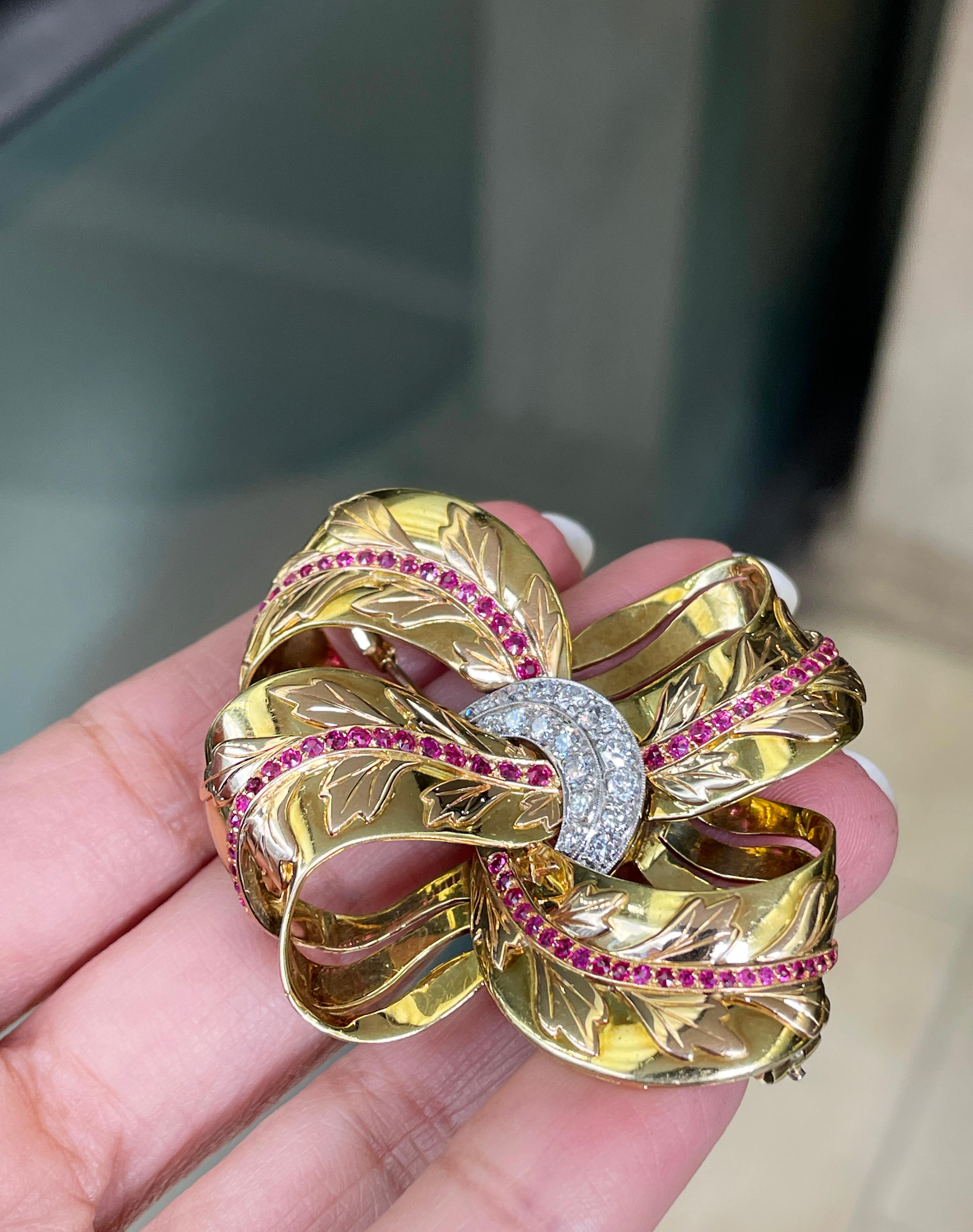Women's or Men's Vintage 18ct Gold Diamond and Ruby Floral Ribbon Brooch, Circa 1950's For Sale