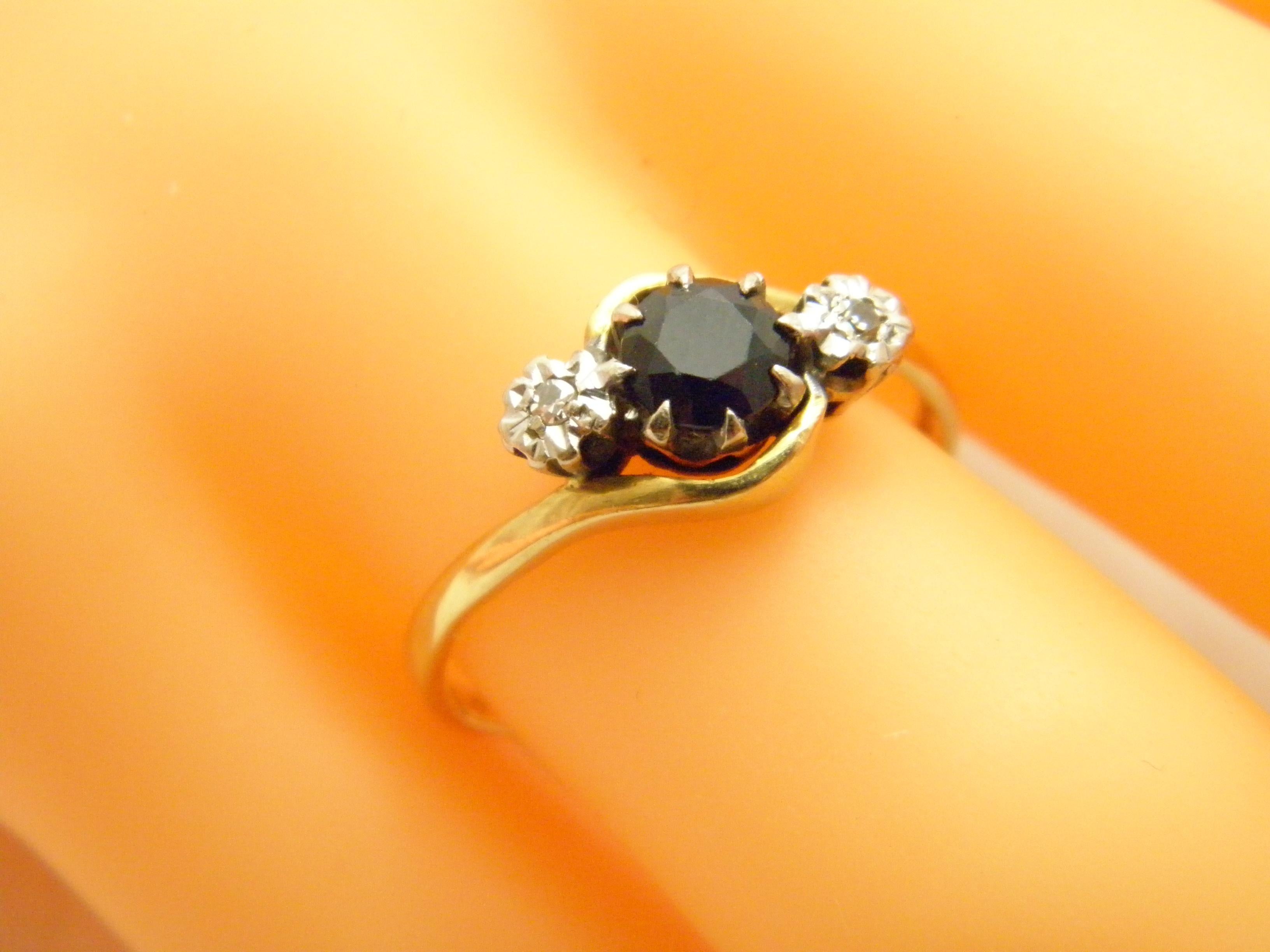 Vintage 18ct Gold Diamond Sapphire Trilogy Bypass Engagement Ring Size T 9.75 For Sale 4