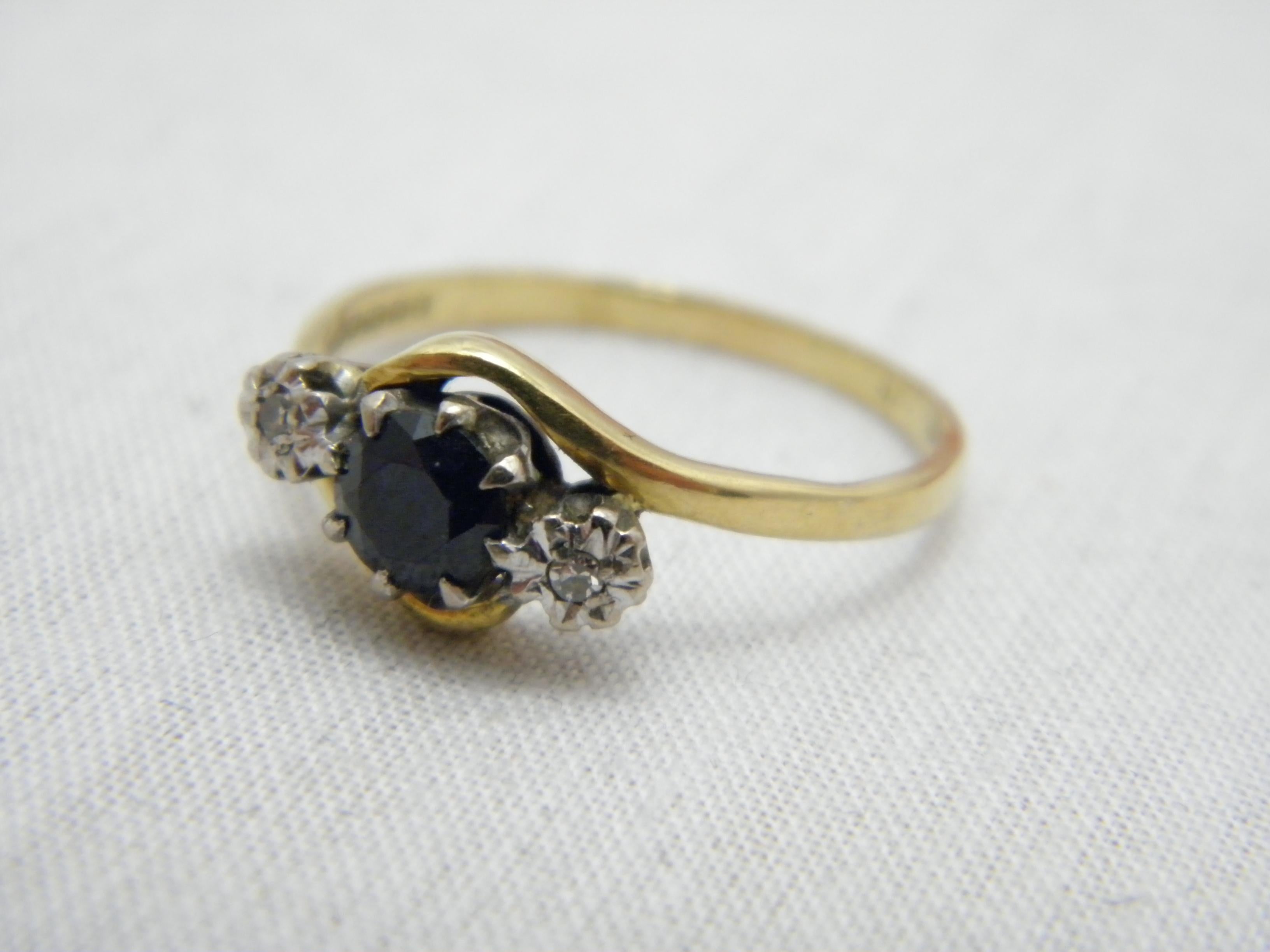 Round Cut Vintage 18ct Gold Diamond Sapphire Trilogy Bypass Engagement Ring Size T 9.75 For Sale