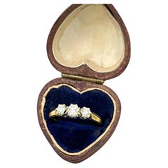 Vintage 18ct Gold, Diamond Three Stone Ring, Trilogy Engagement Ring (bague de fiançailles trilogie)