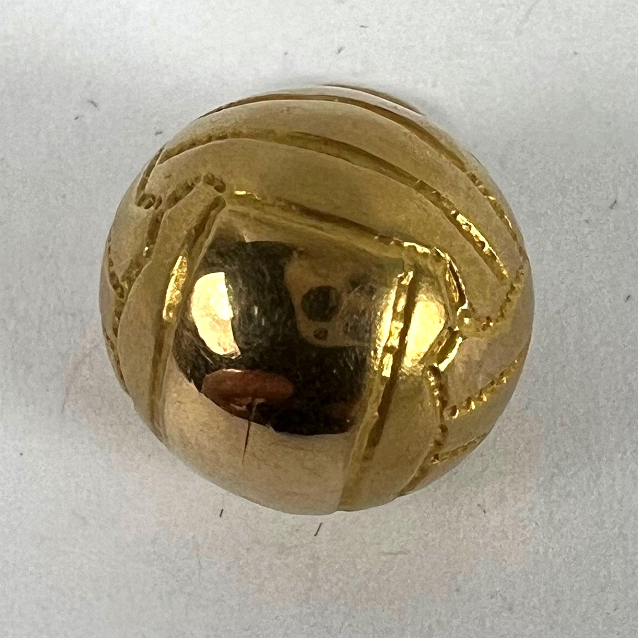 Vintage 18ct Gold Football Soccer Ball Charm Pendant en vente 8