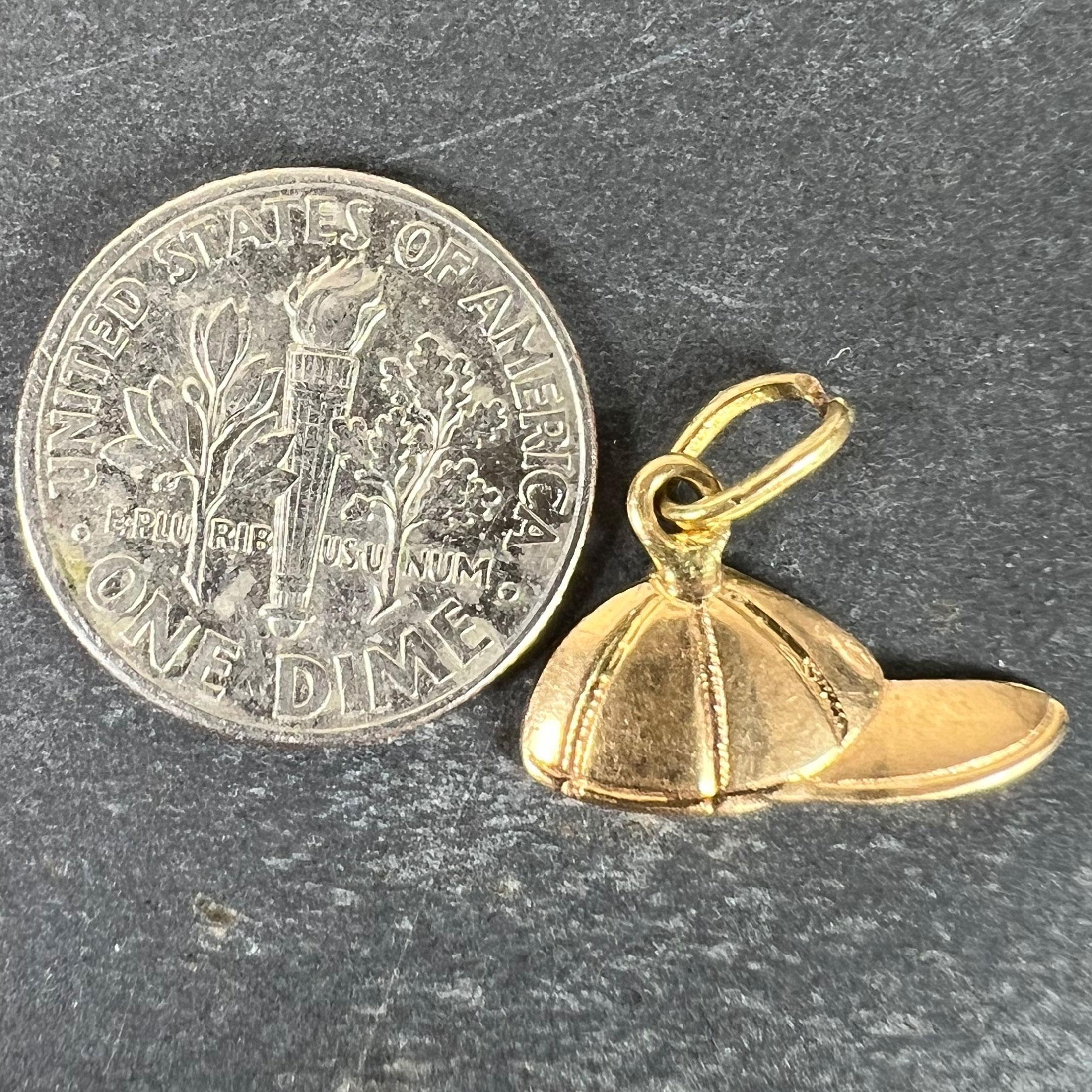 Vintage 18ct Gold Horse Jockey Racing Cap Charm Pendant en vente 6