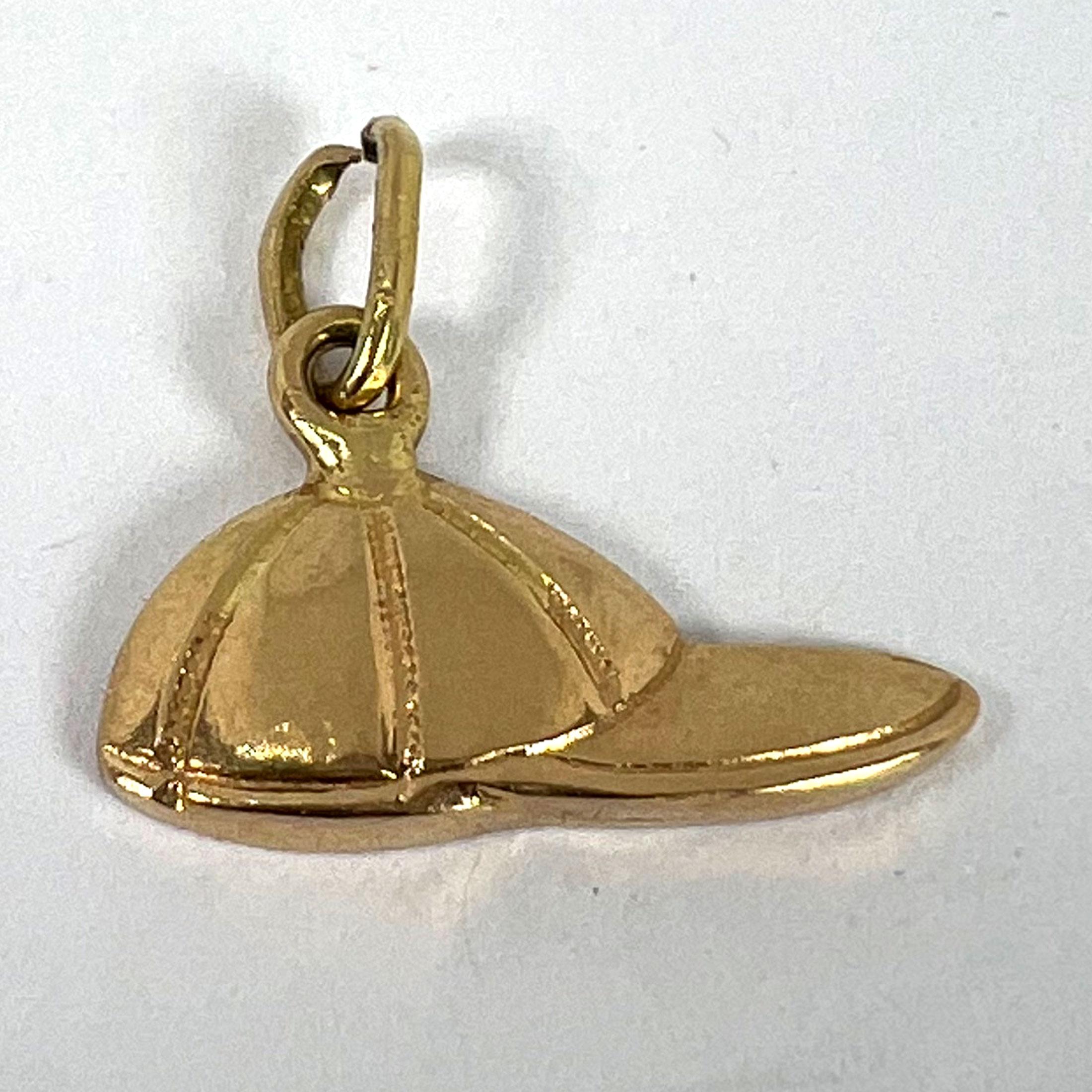 Vintage 18ct Gold Horse Jockey Racing Cap Charm Pendant en vente 8