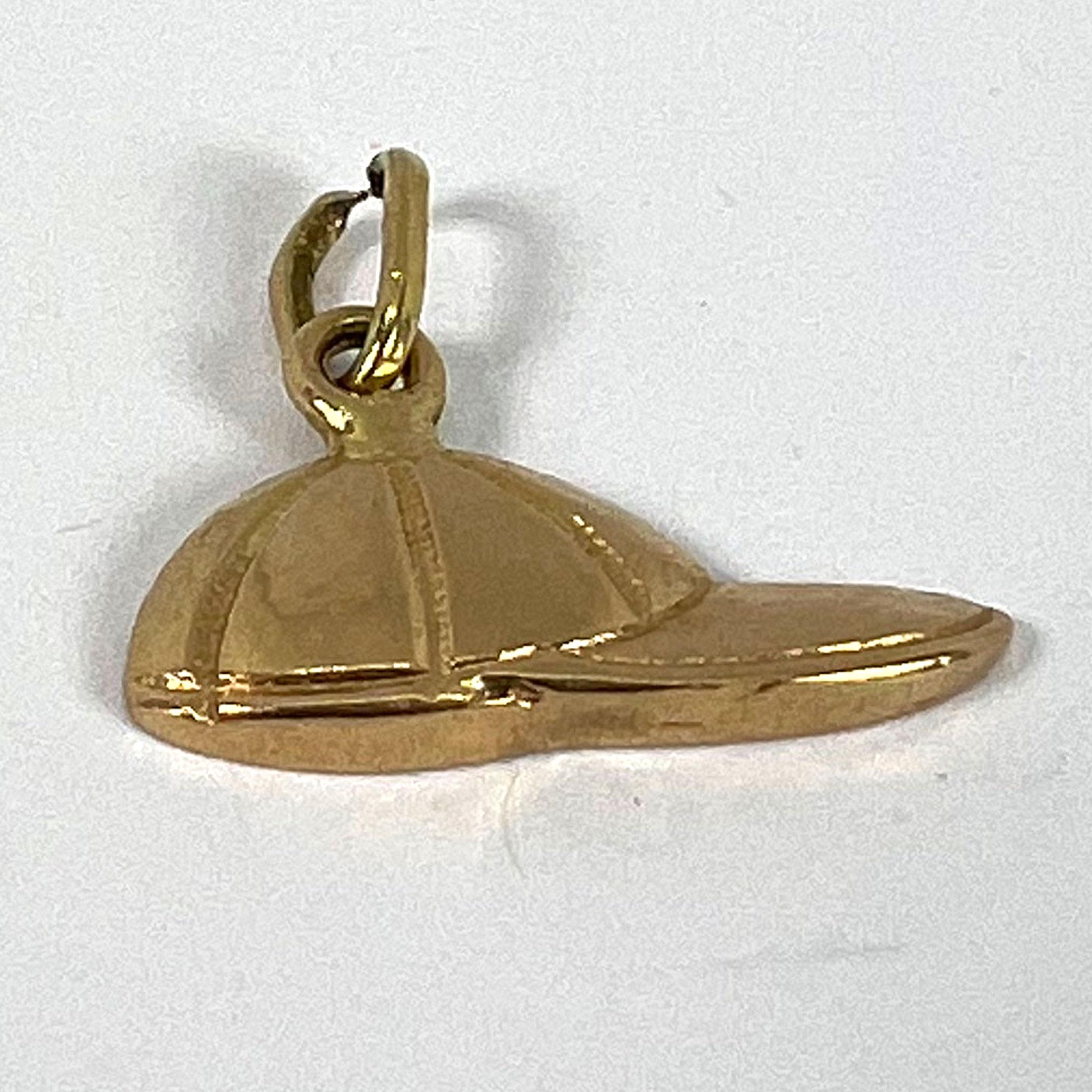Vintage 18ct Gold Horse Jockey Racing Cap Charm Pendant en vente 9