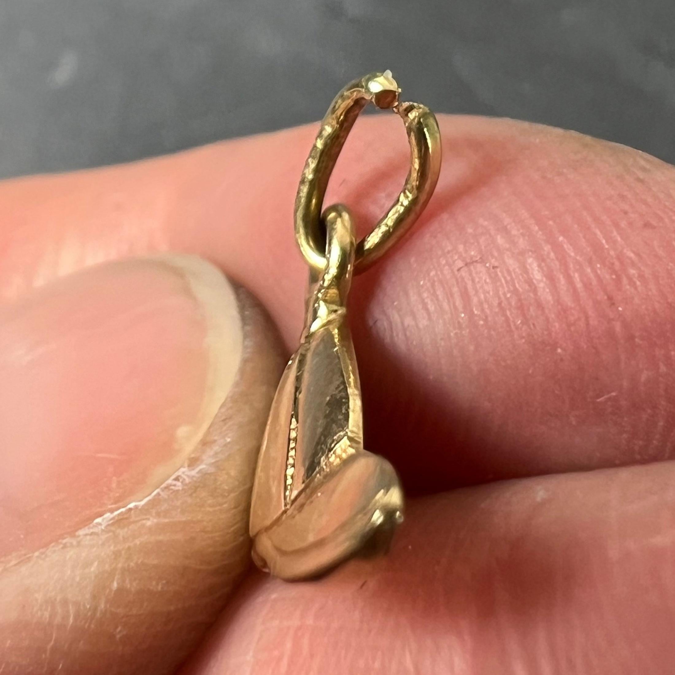 Vintage 18ct Gold Horse Jockey Racing Cap Charm Pendant en vente 3