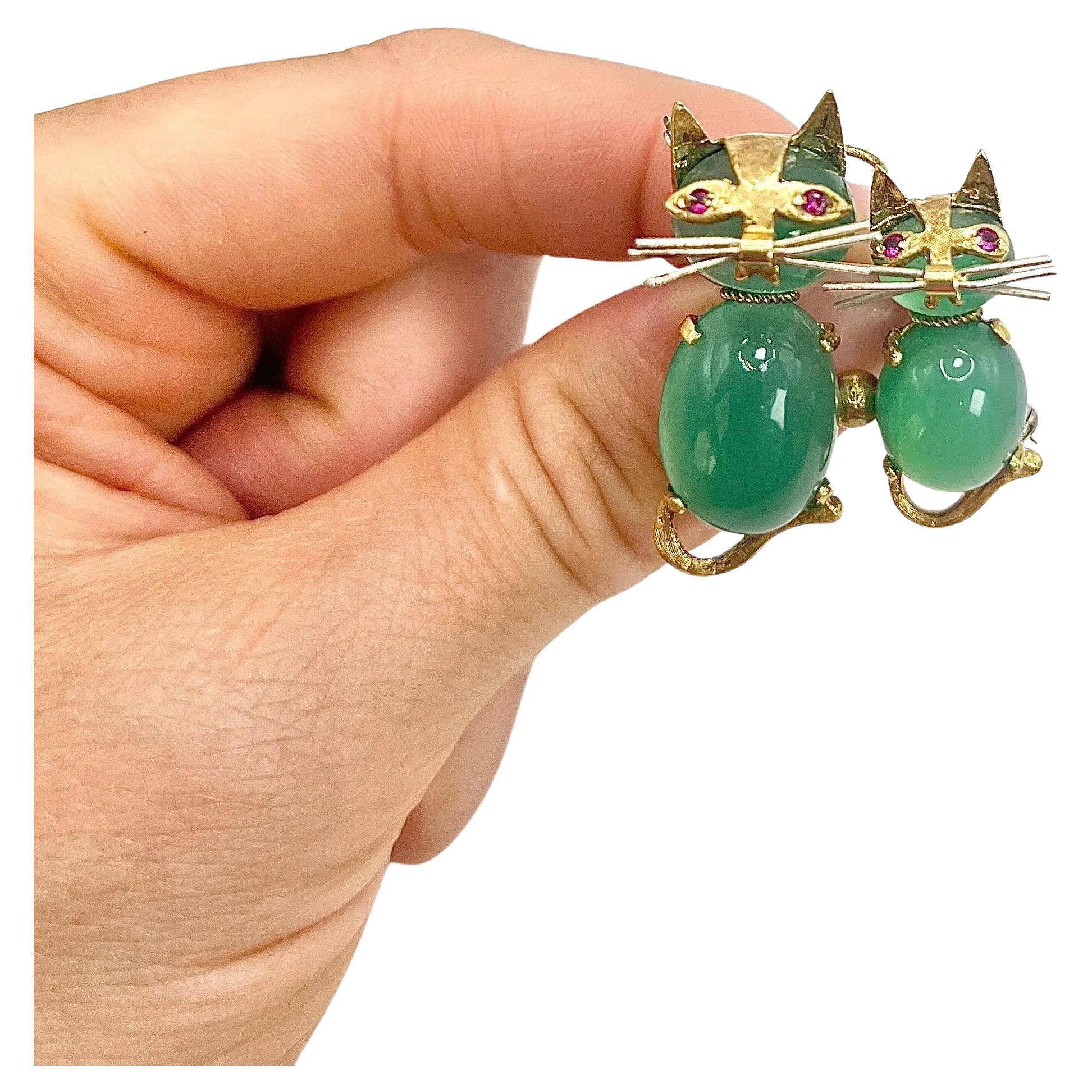 Vintage 18ct Gold Italy Stamped, 1960s Cabochon Chalcedony & Ruby Cat Brooch