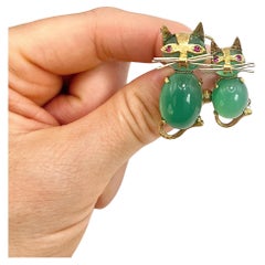 Vintage 18ct Gold Italy Stamped, 1960s Cabochon Chalcedony & Ruby Cat Brooch