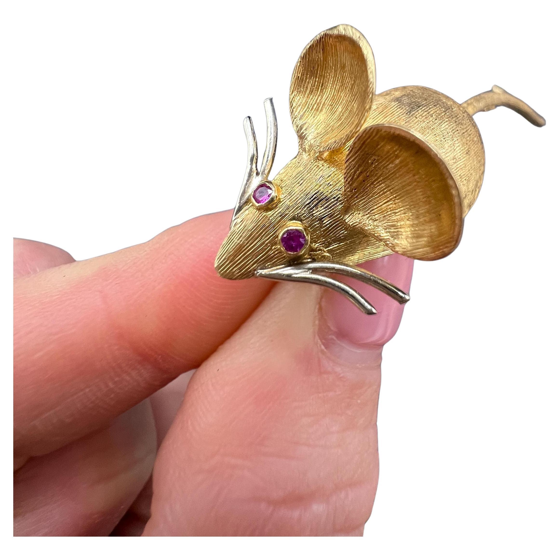 Broche vintage de oro de 18 ct estampado Italia, años 60 Ratón Rubí