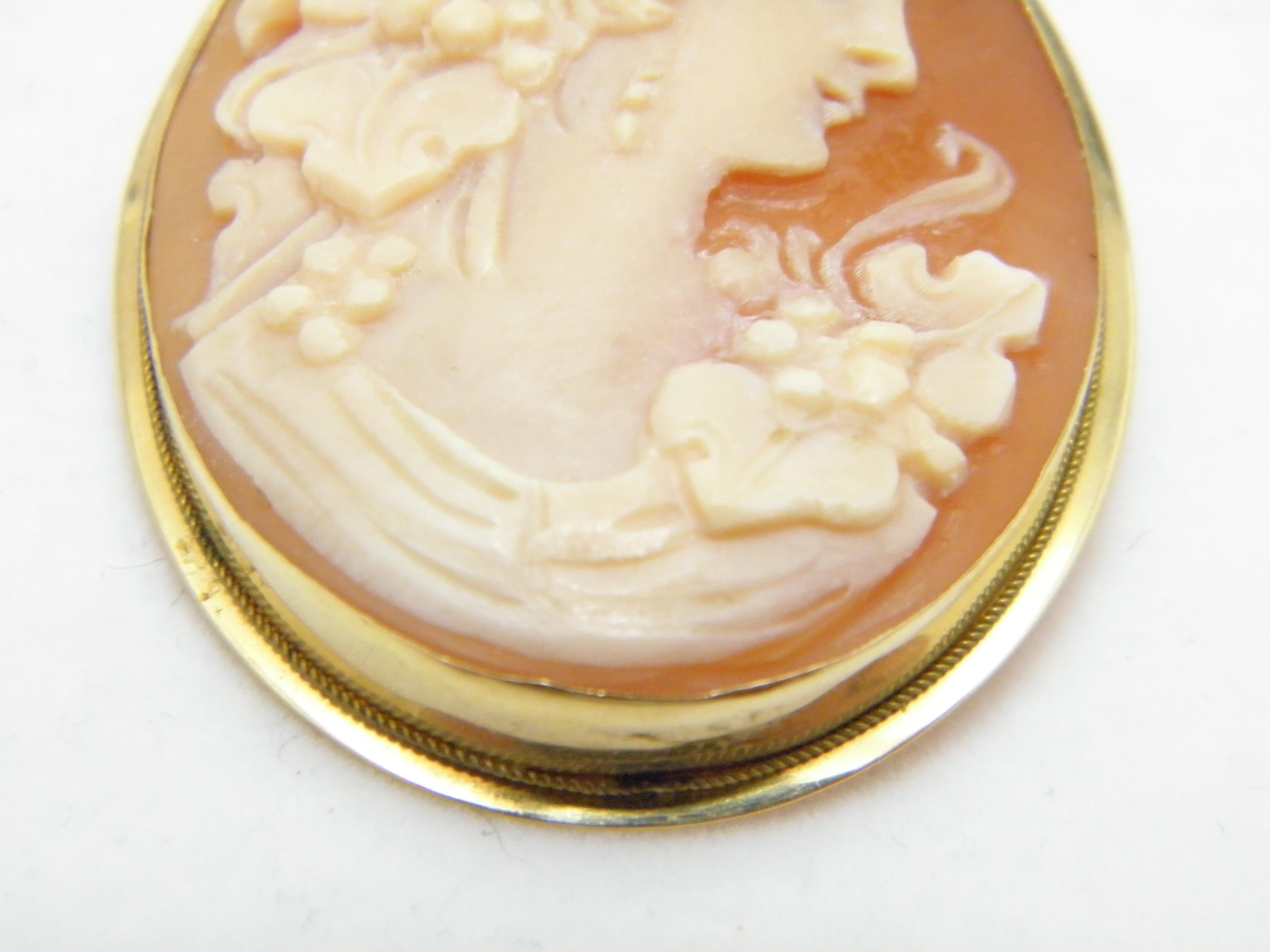 Women's or Men's Vintage 18ct Gold Large Shell Cameo Brooch Pin c1970s Heavy 7.9g 750 Purity For Sale