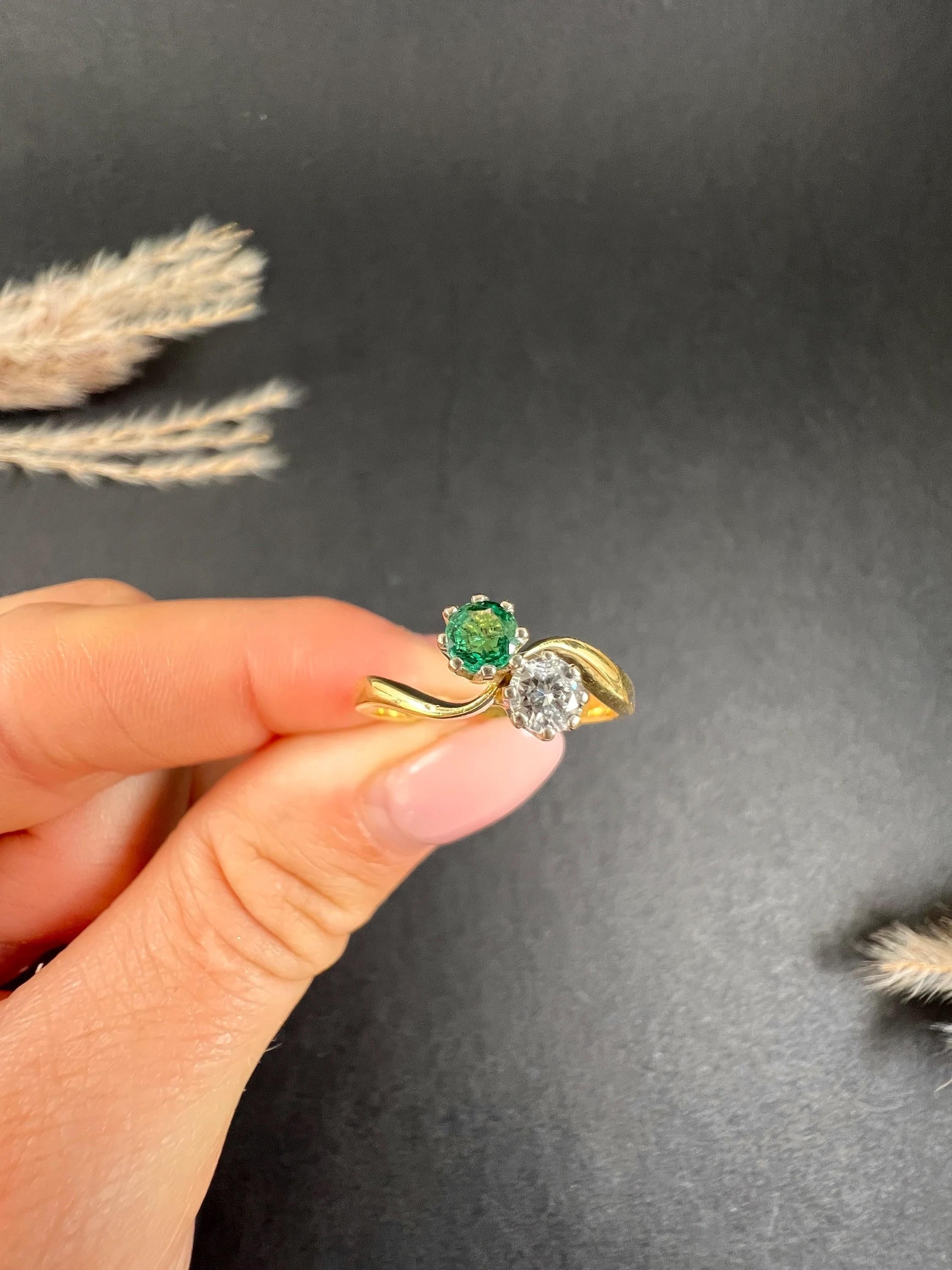 Vintage 18ct Gold Natural Emerald & Diamond Crossover Ring Marked London 1979 5