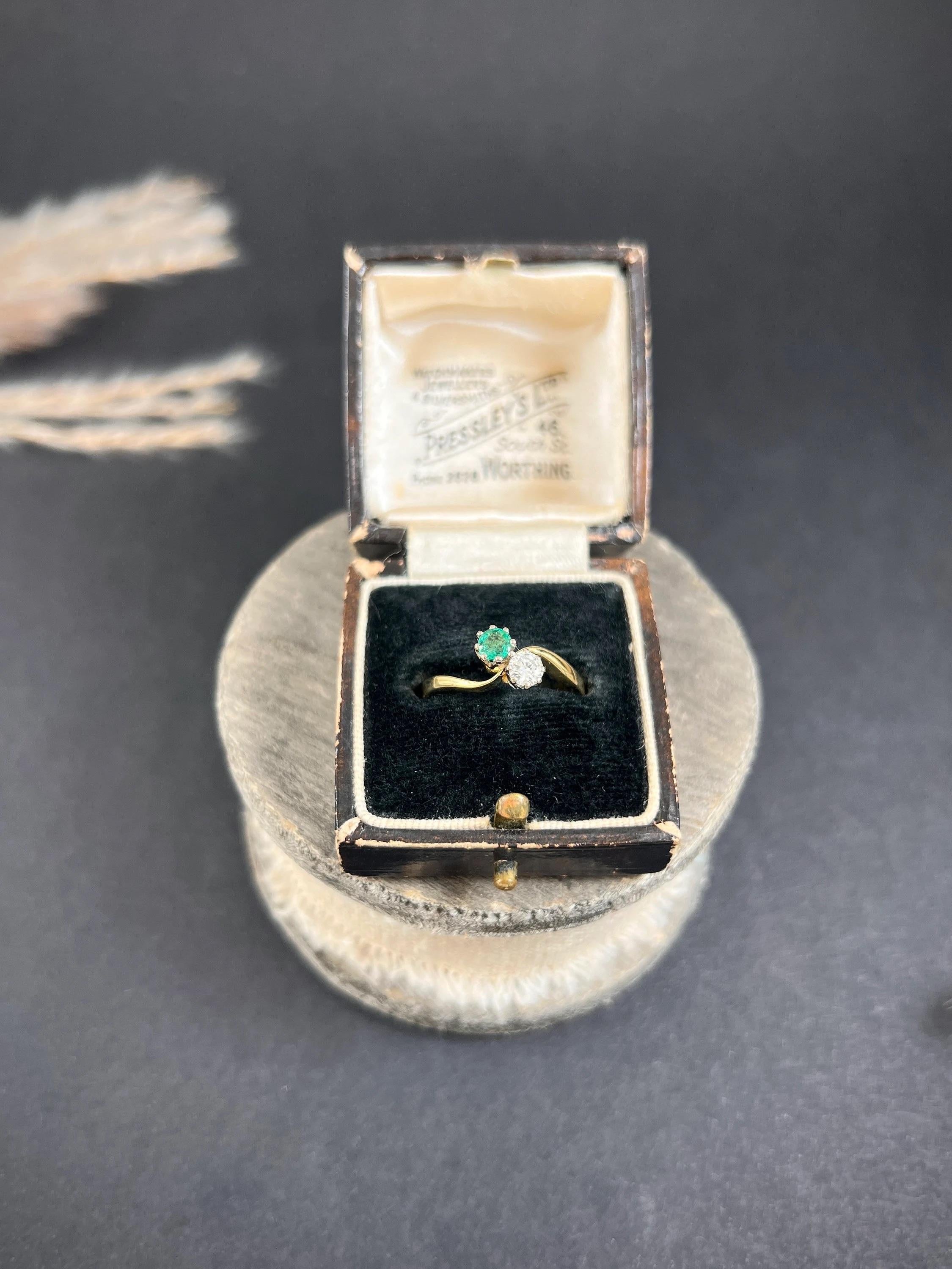 Vintage 18ct Gold Natural Emerald & Diamond Crossover Ring Marked London 1979 2