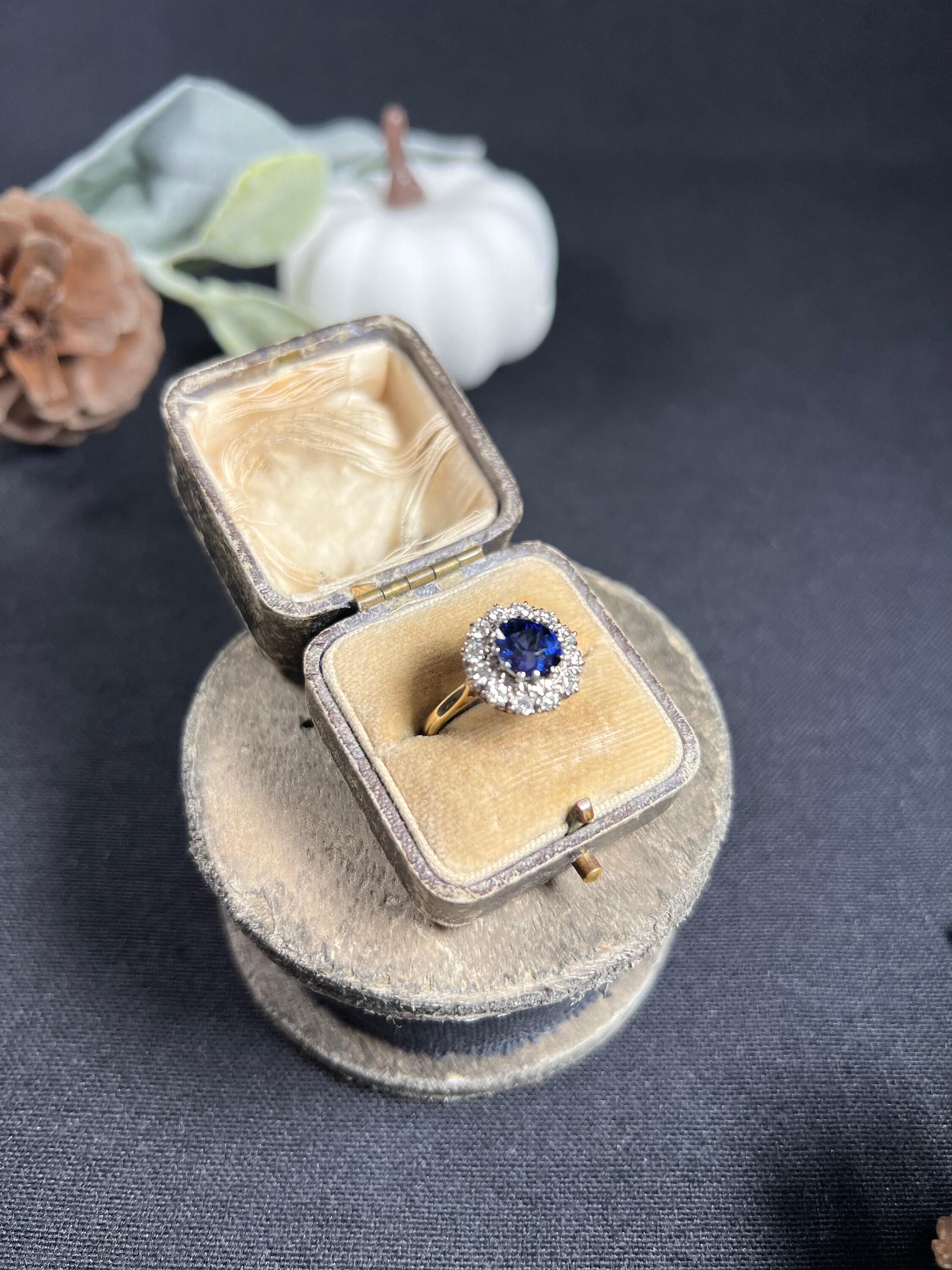 Vintage 18ct Gold & Platinum 1960’s Sapphire Diamond Round Cluster Ring For Sale 5