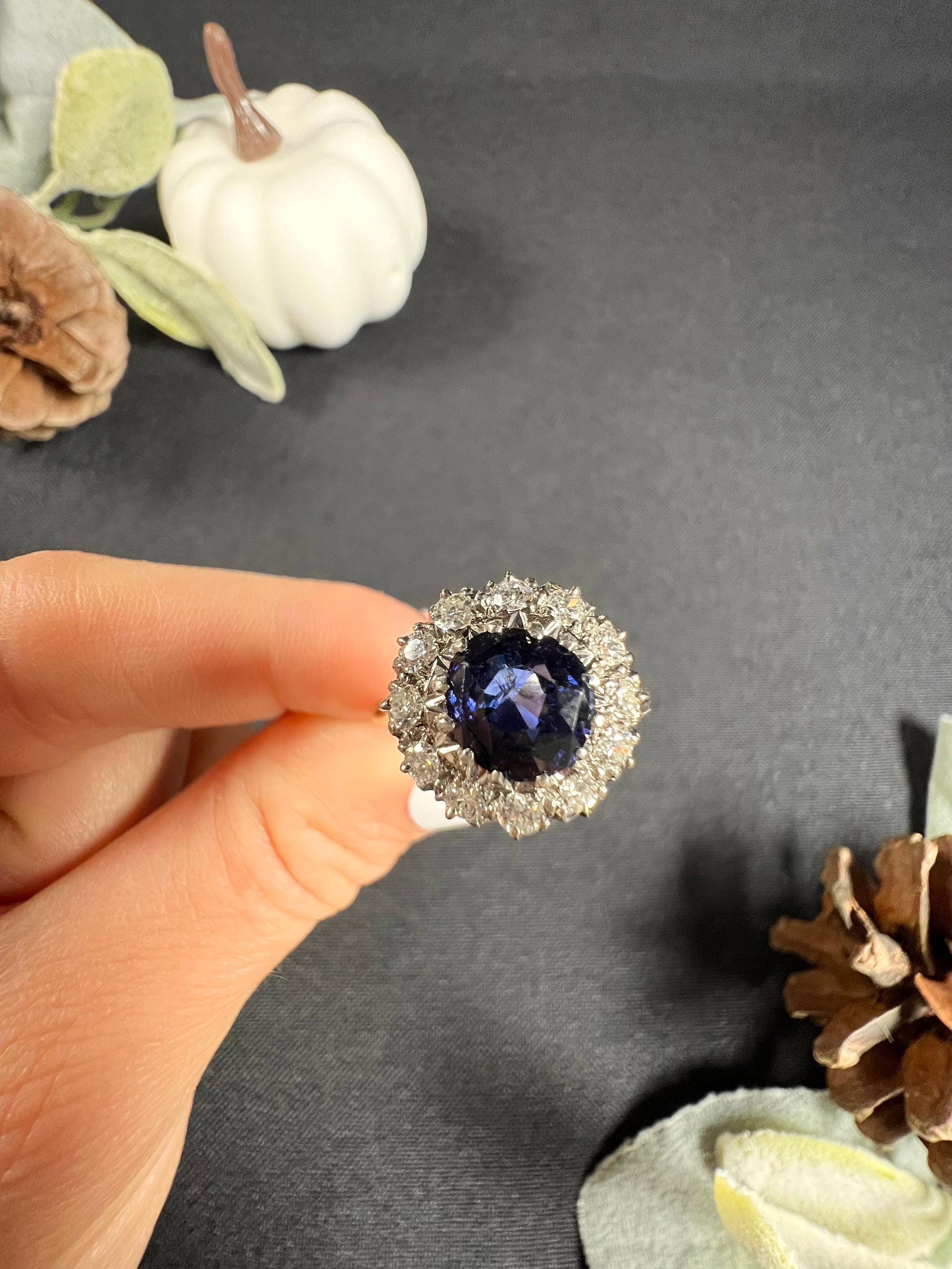 Vintage 18ct Gold & Platinum 1960’s Sapphire Diamond Round Cluster Ring For Sale 4