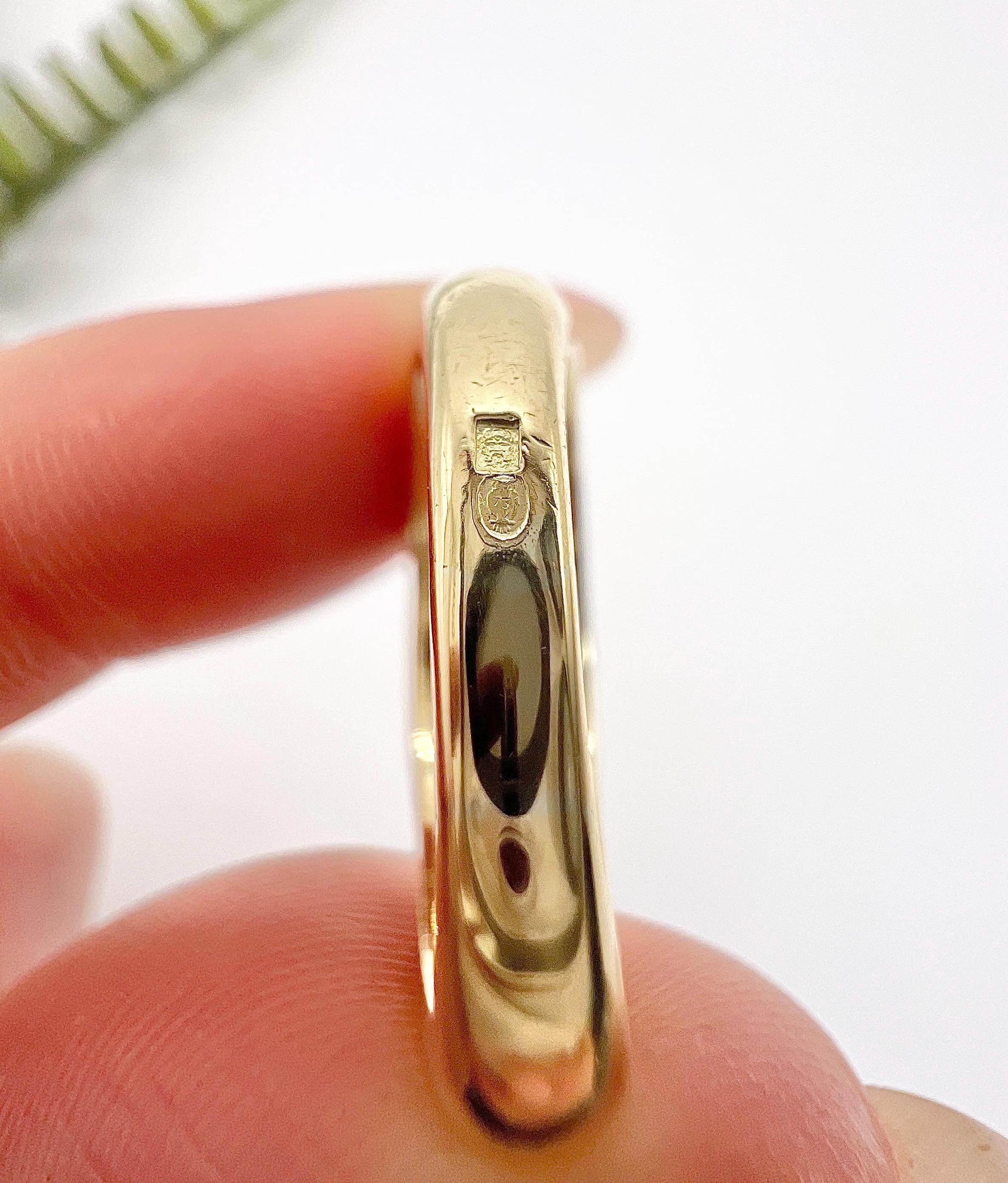 Vintage 18ct Gold & Platinum , French 1940s Diamond Pave Bombe Cocktail Ring For Sale 2
