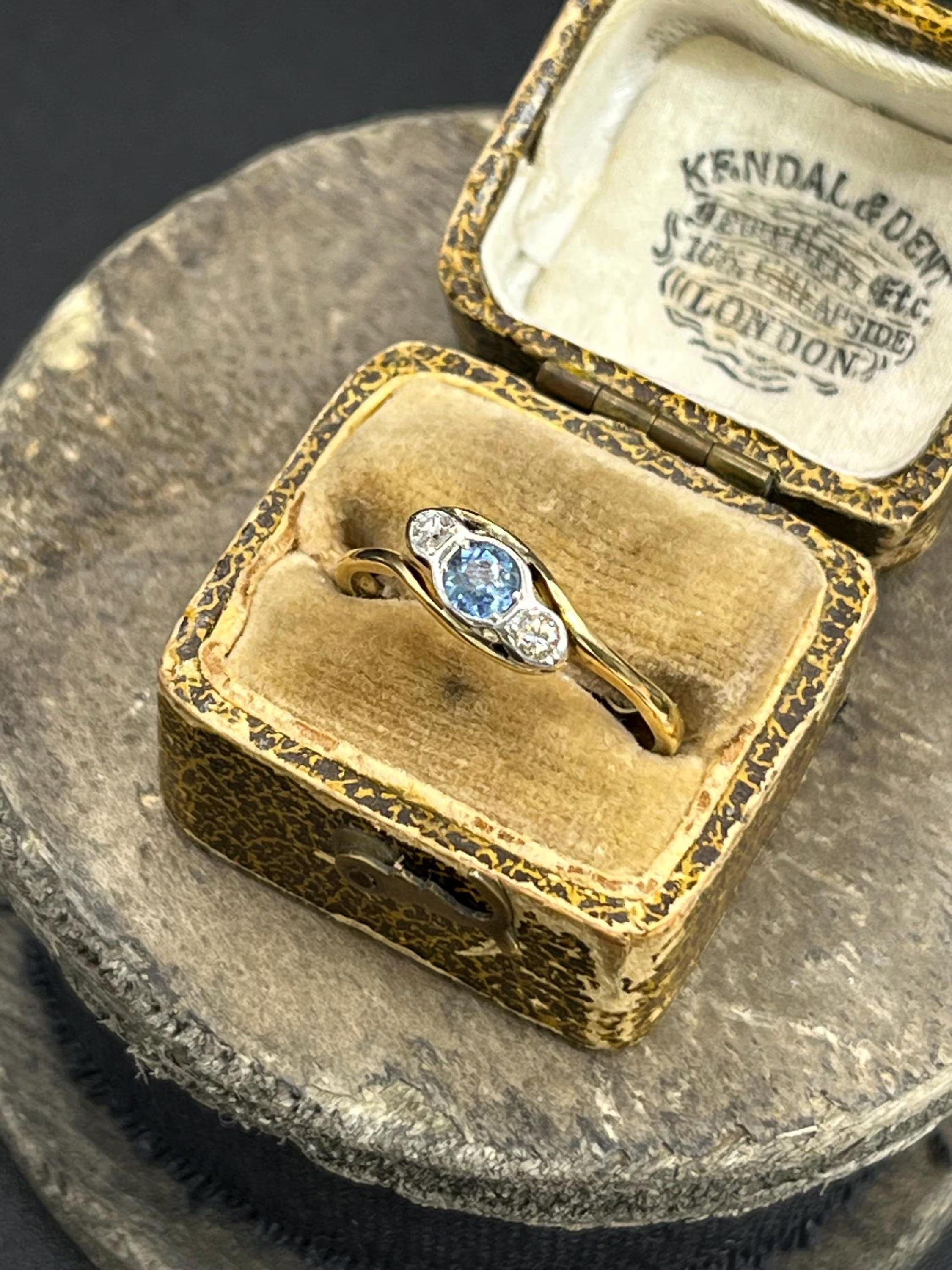 Vintage 18ct Gold & Platin Saphir & Diamant Crossover Ring im Angebot 2