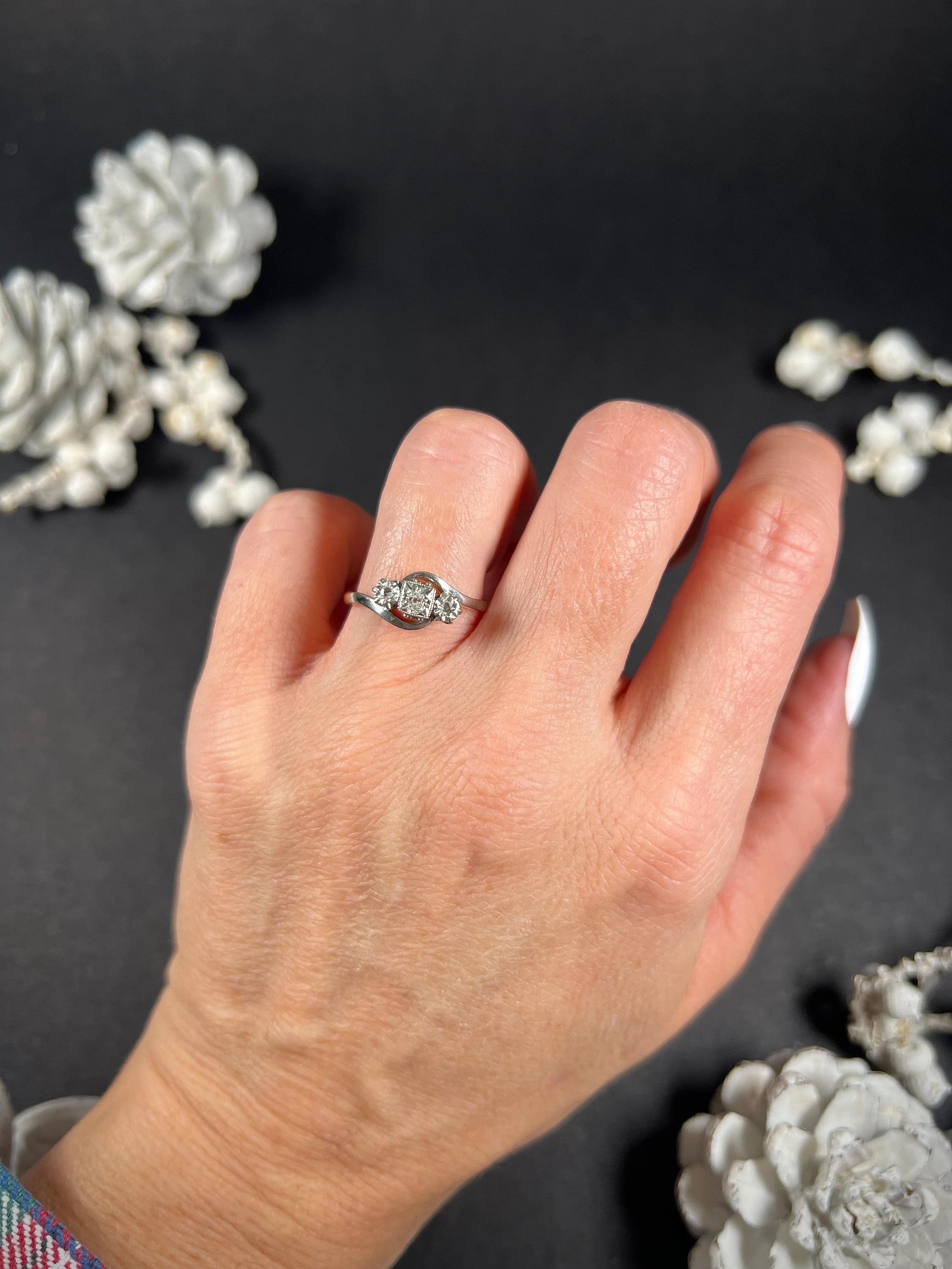 Anillo ilusión de tres piedras con diamantes, 1930, vintage, oro de 18 ct y platino estampado 6