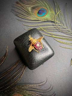 Vintage 18ct Gold Ruby & Diamond Bumble Bee Brooch