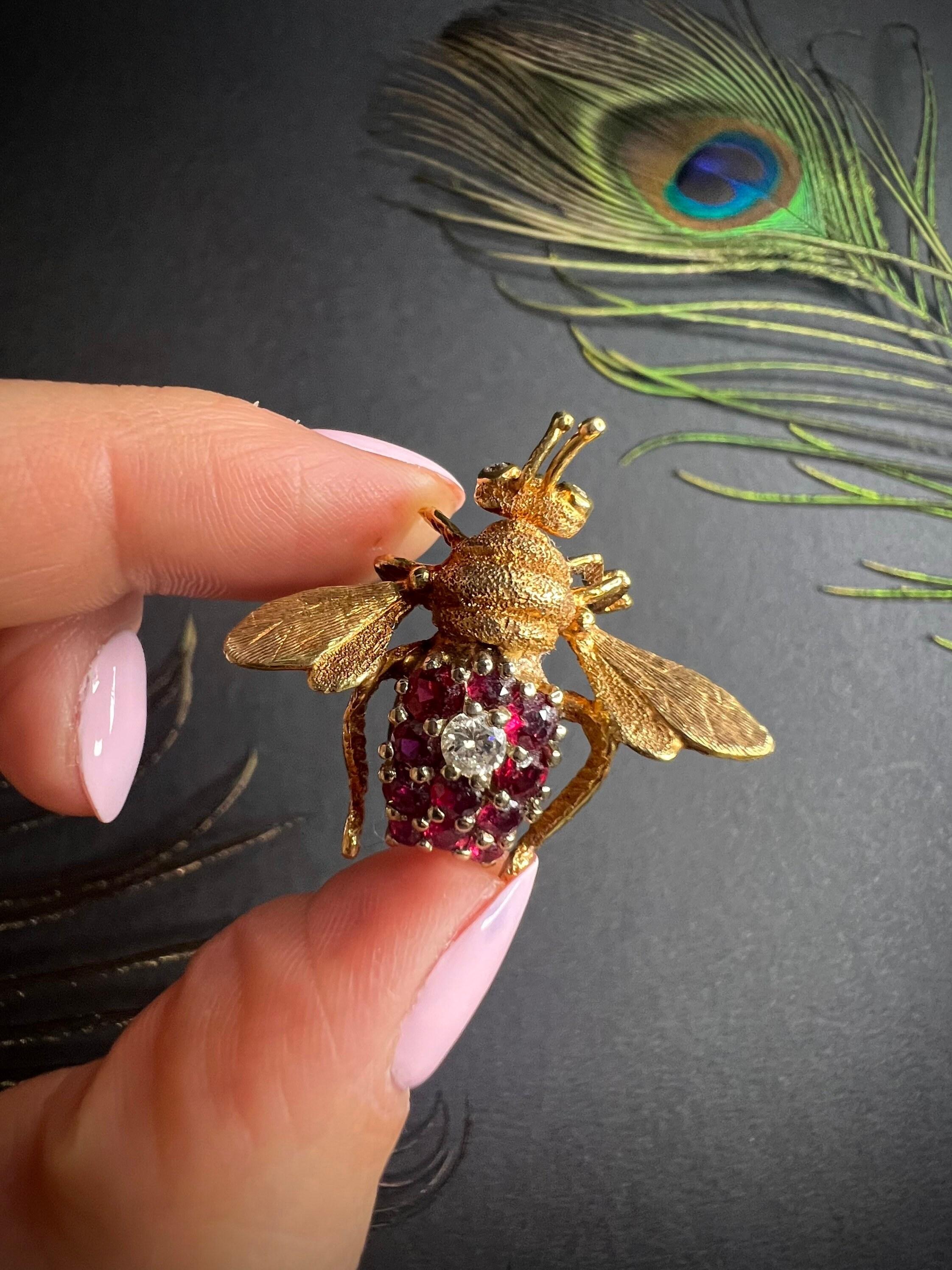 Vintage 18ct Gold Ruby & Diamond Bumble Bee Brooch For Sale 1