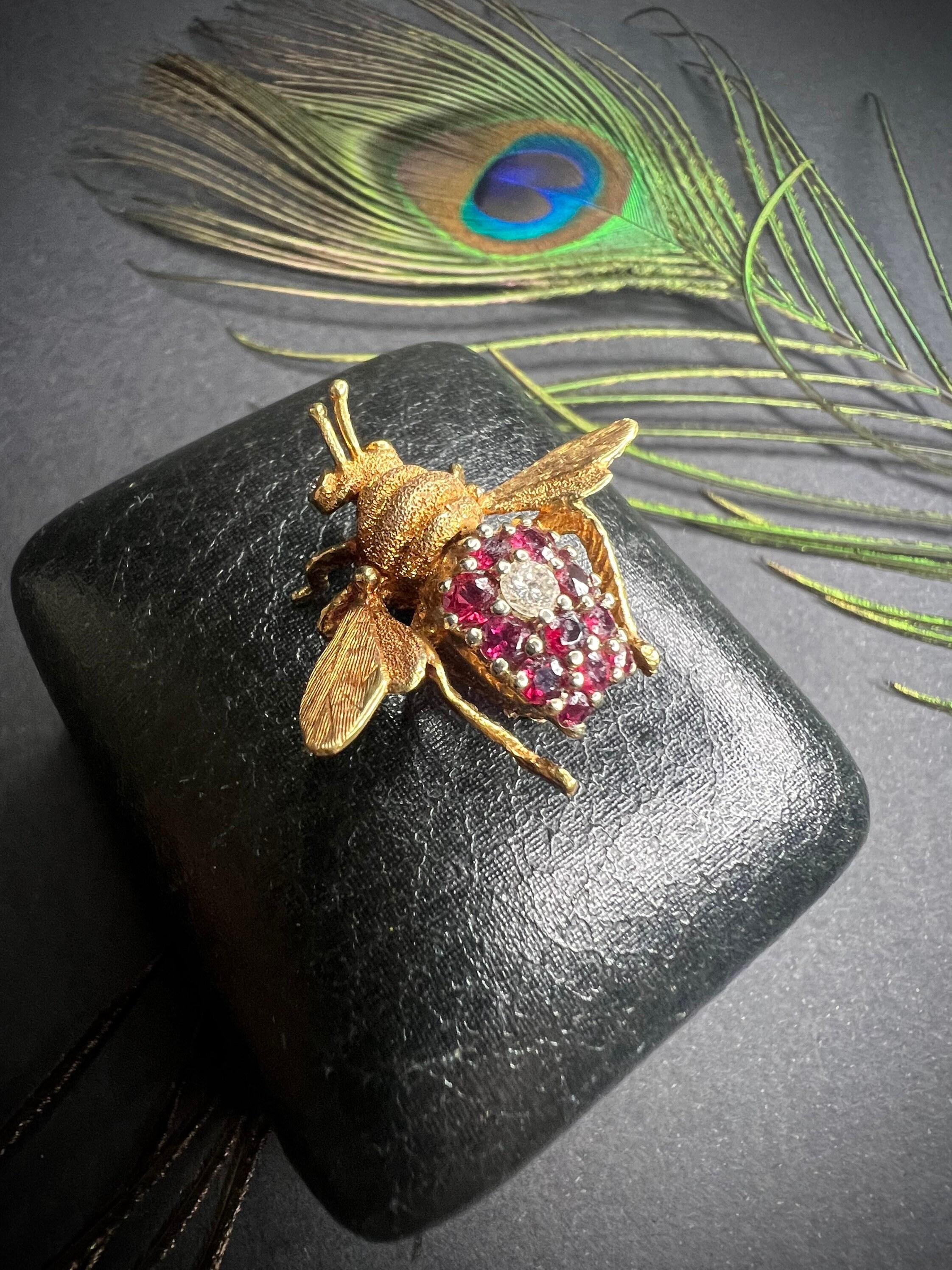 Vintage 18ct Gold Ruby & Diamond Bumble Bee Brooch For Sale 2