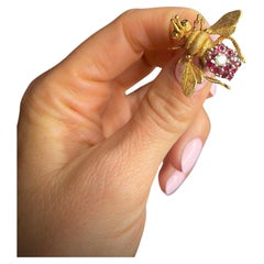 Broche bourdon vintage en or 18ct avec rubis et diamants
