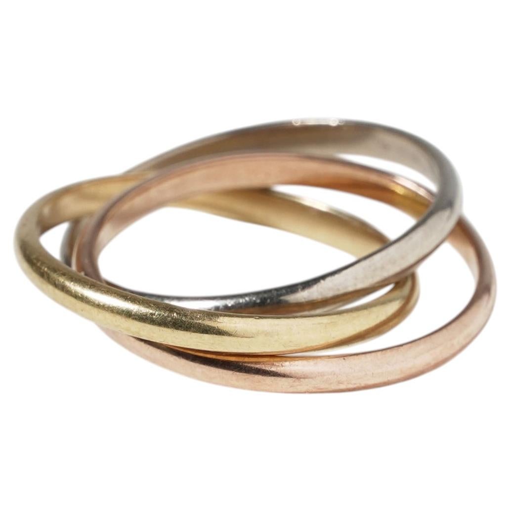 Alliances russes vintage en or 18 carats, modèle « Trinity » à trois tons, taille H 3,5 en vente