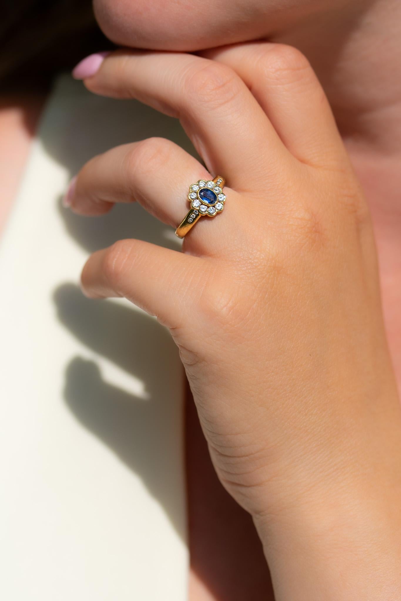 Anello a grappolo con zaffiro e diamante in oro 18 ct vintage in vendita 2