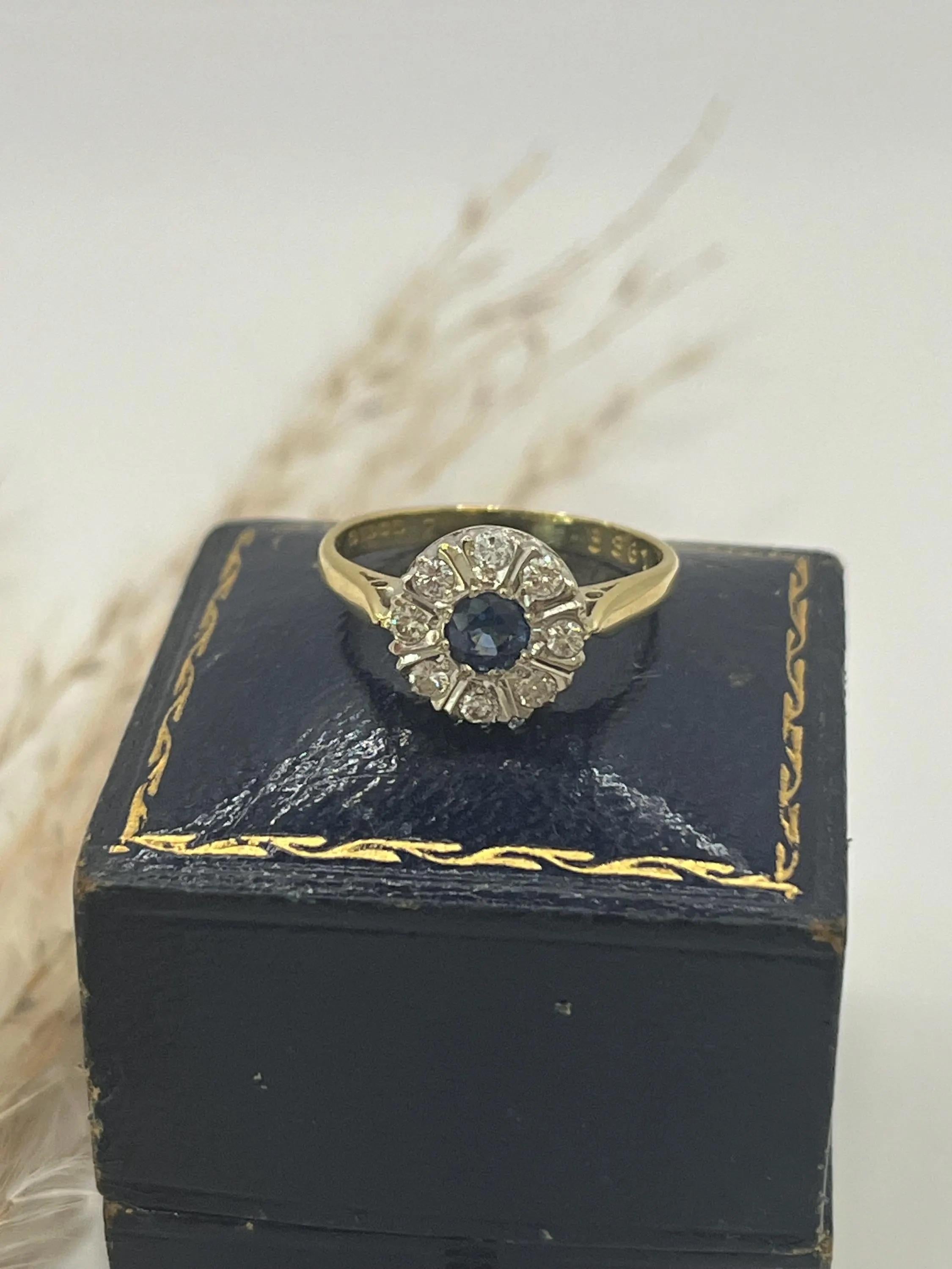 Vintage 18ct Gold, Saphir & Diamant-Cluster-Ring, gestempelt London 1976 (Rundschliff) im Angebot