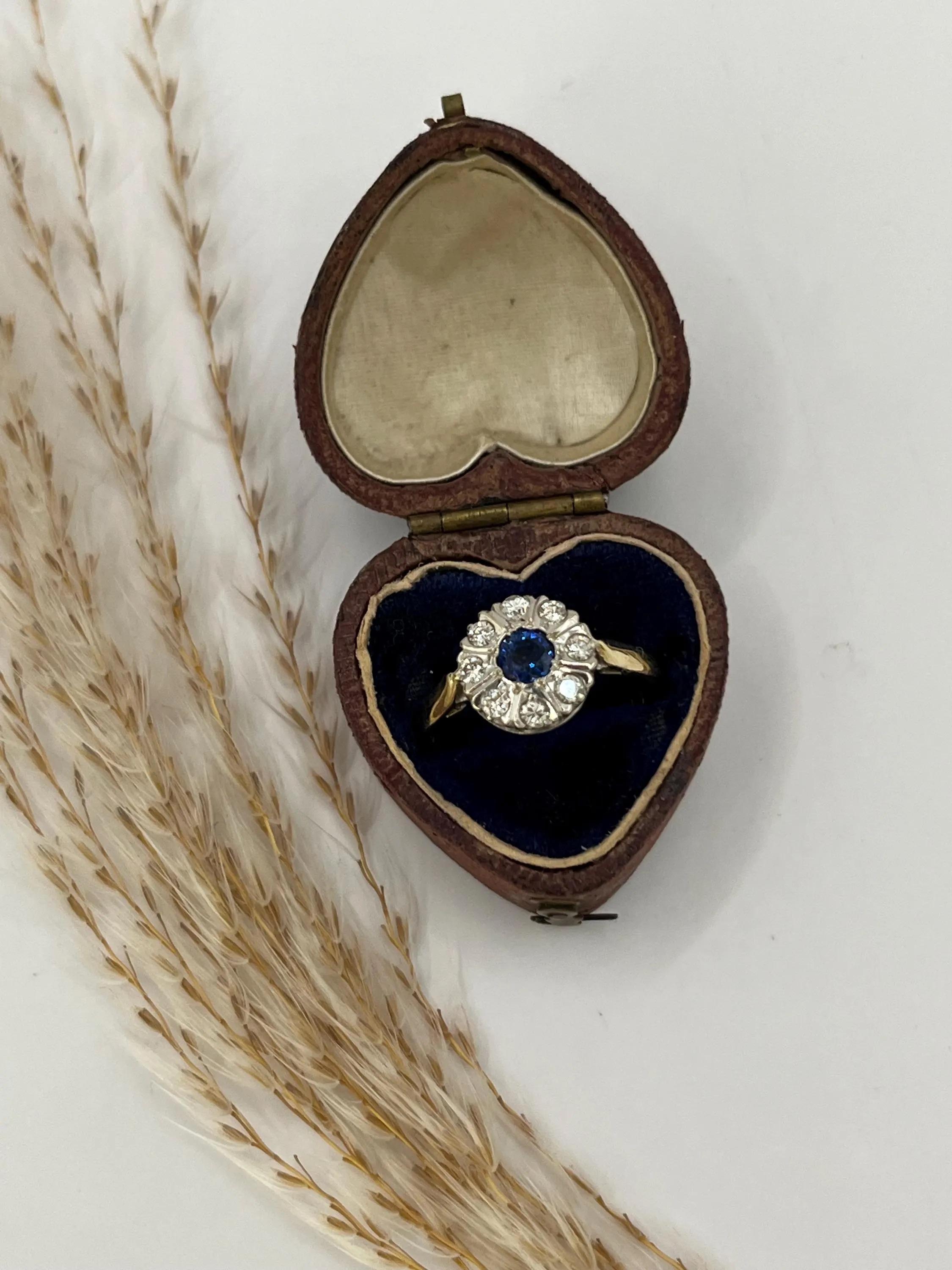 Vintage 18ct Gold, Saphir & Diamant-Cluster-Ring, gestempelt London 1976 im Angebot 2