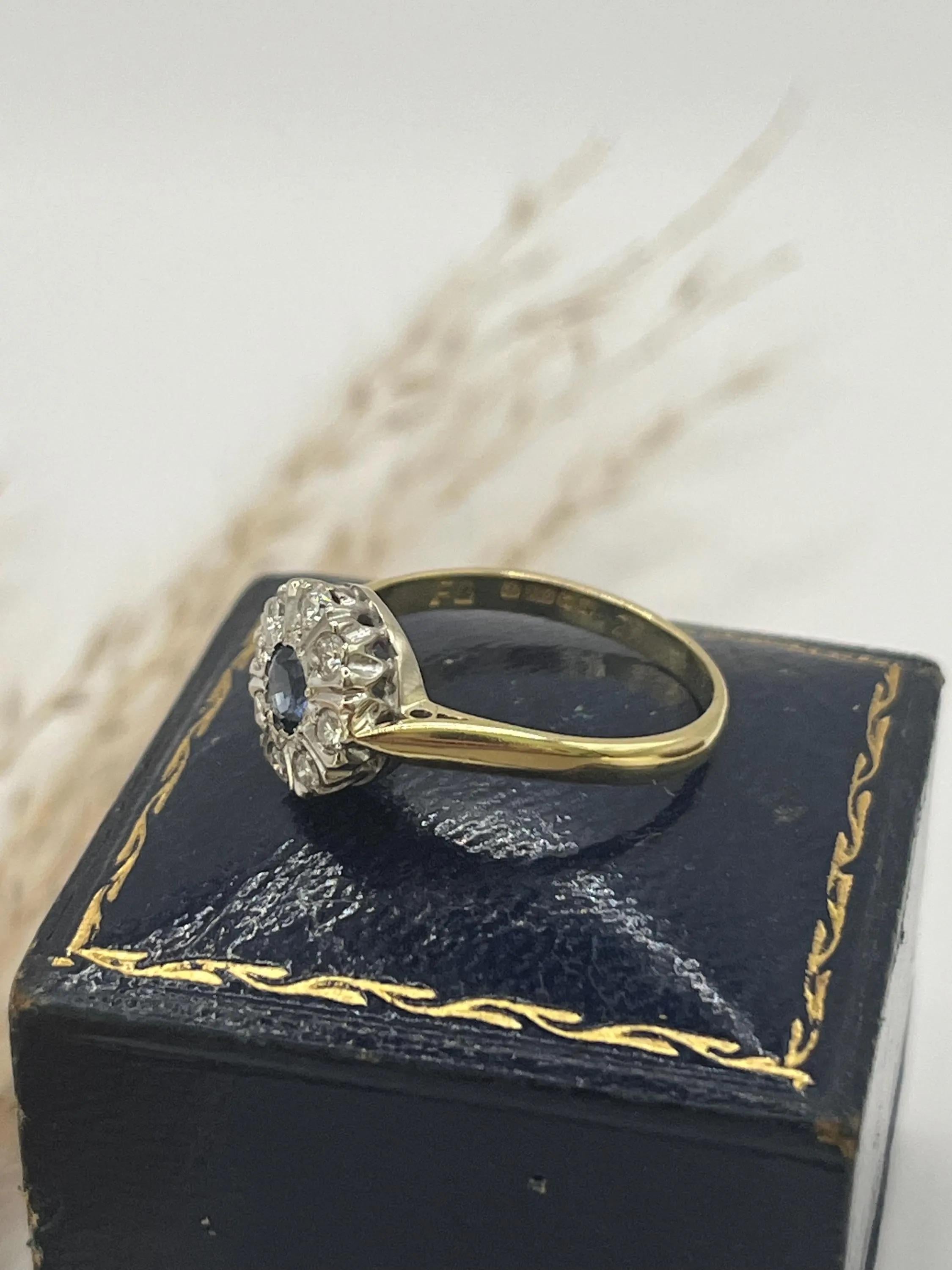 Vintage 18ct Gold, Saphir & Diamant-Cluster-Ring, gestempelt London 1976 im Angebot 3