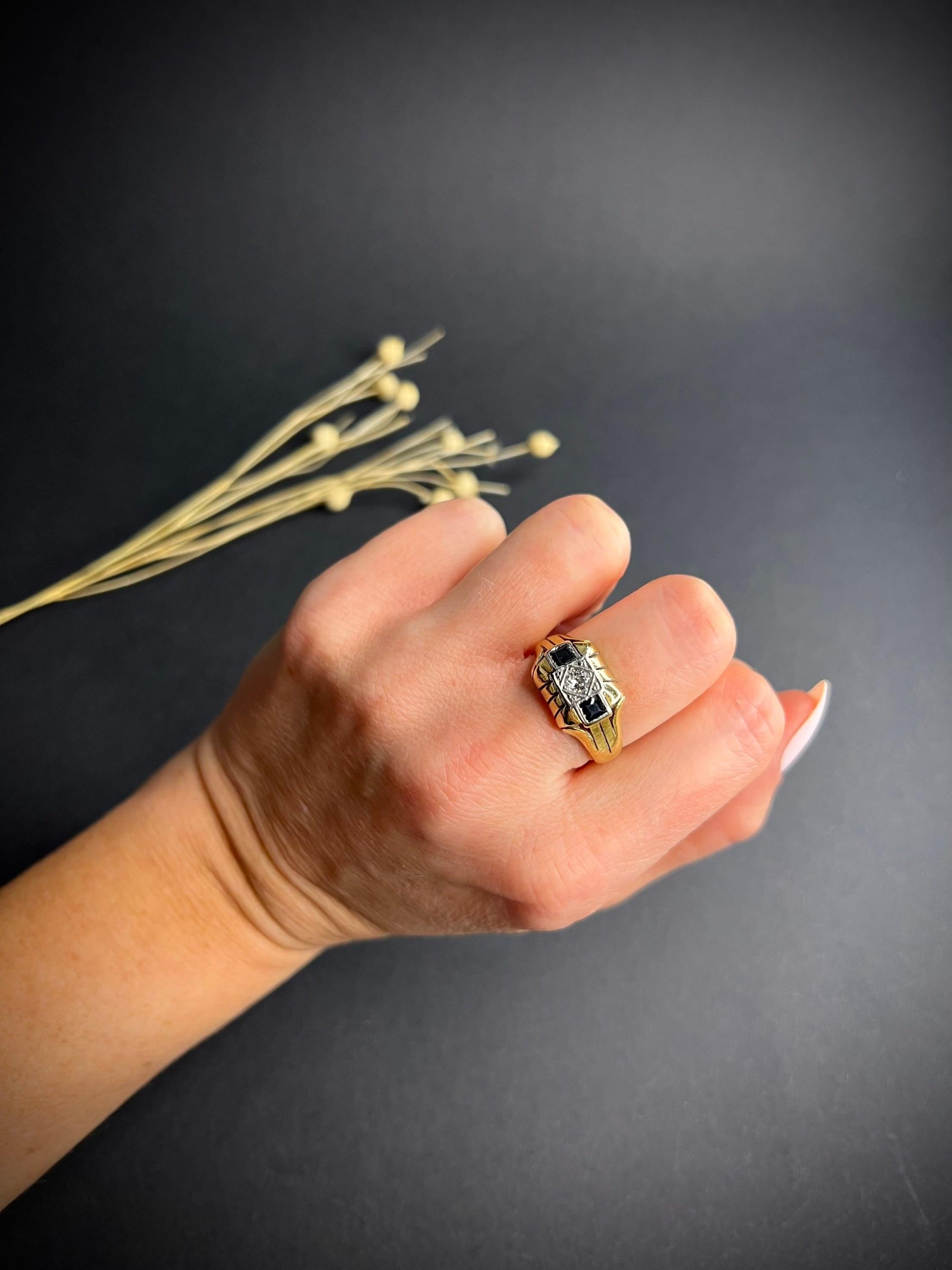 Vintage 18ct Gold Sapphire & Diamond Cocktail Ring In Good Condition For Sale In Brighton, GB