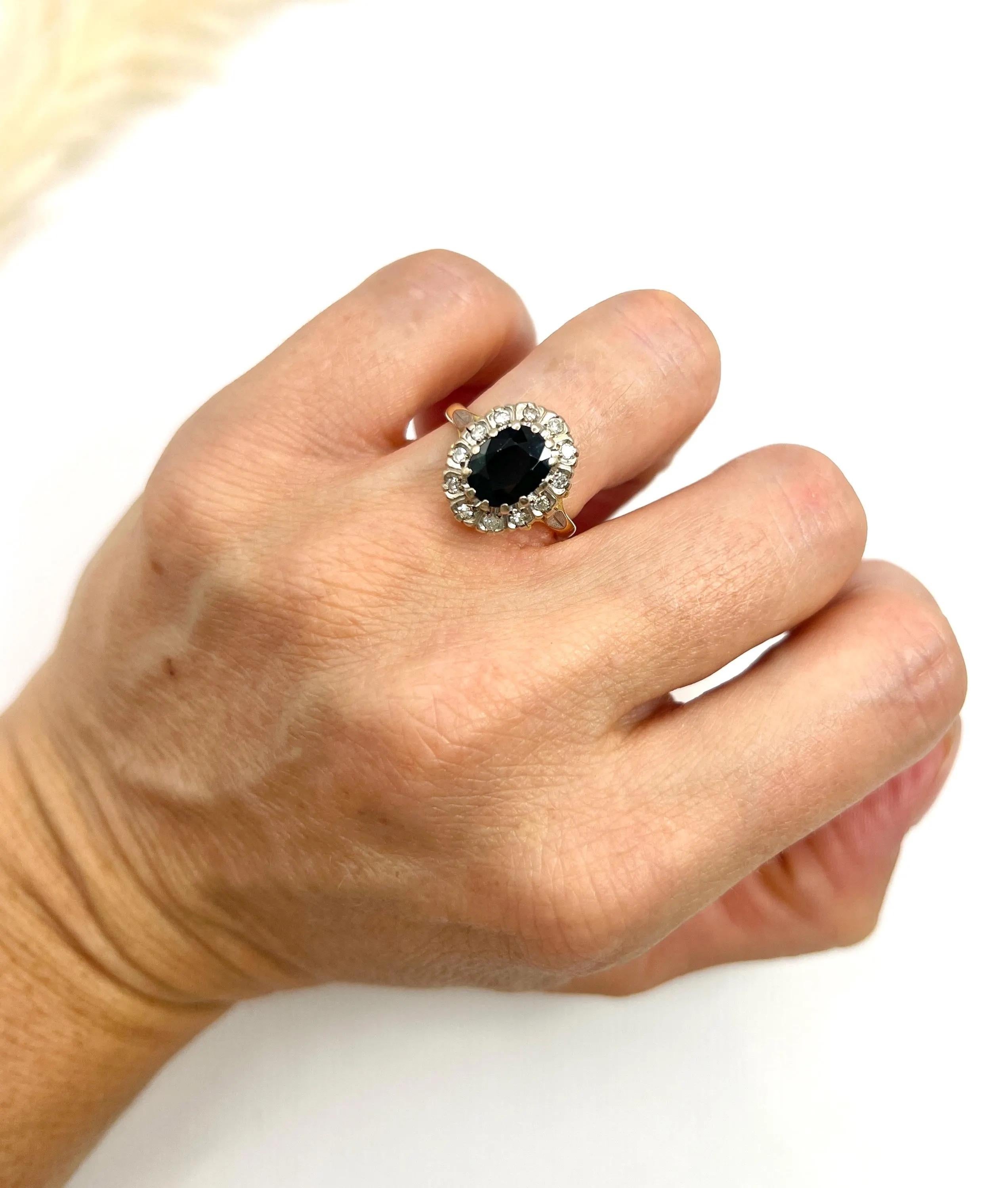 Oval Cut Vintage 18ct Gold, Sapphire & Diamond Oval Cluster Ring, Hallmarked London 1977 For Sale