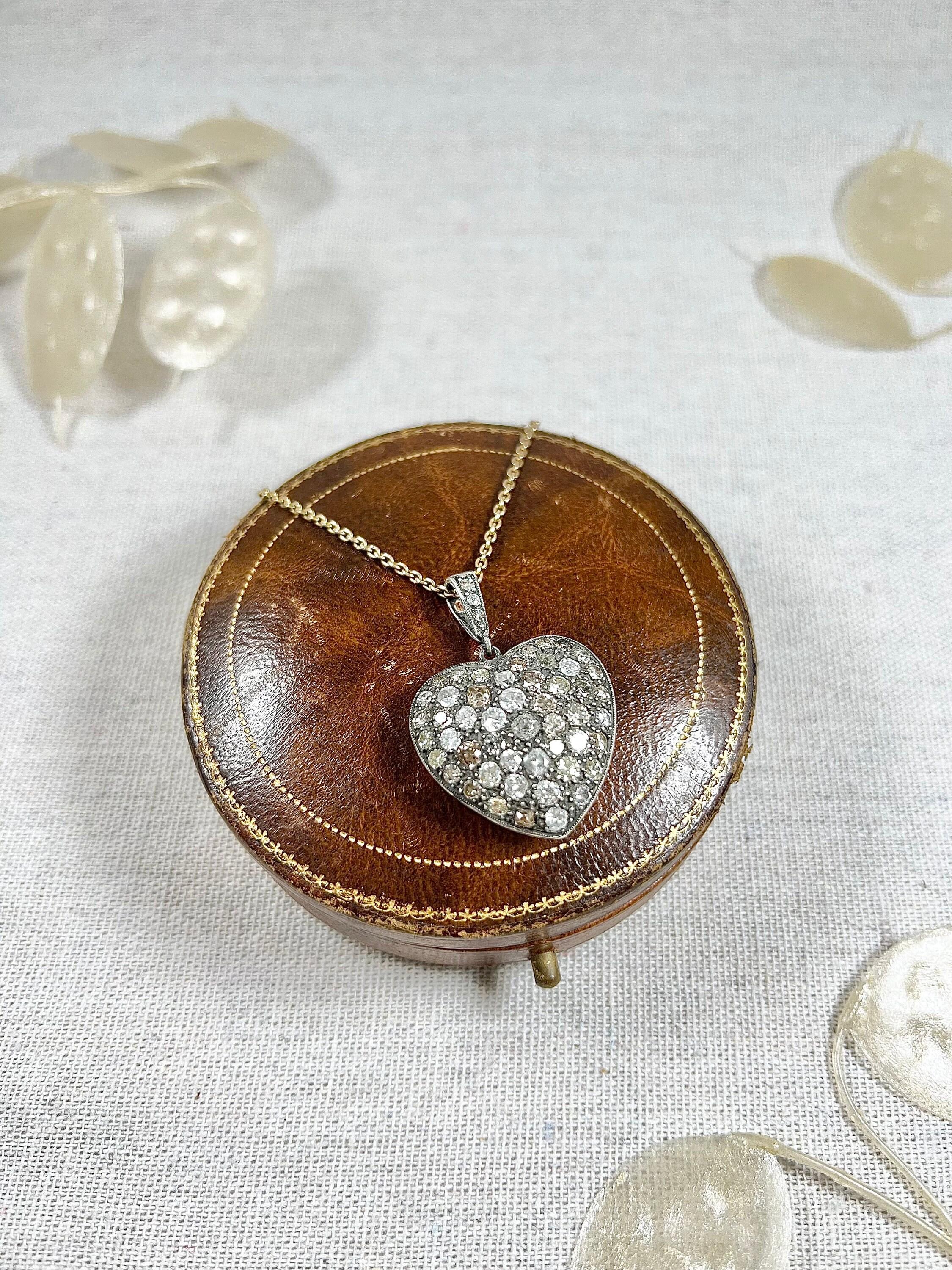 Women's or Men's Vintage 18ct Gold & Silver Heart Pendant Set with Antique Diamonds For Sale
