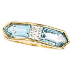 Vintage 18 Carat Gold Trapeze Cut Aquamarine and Radiant Cut Diamond Ring