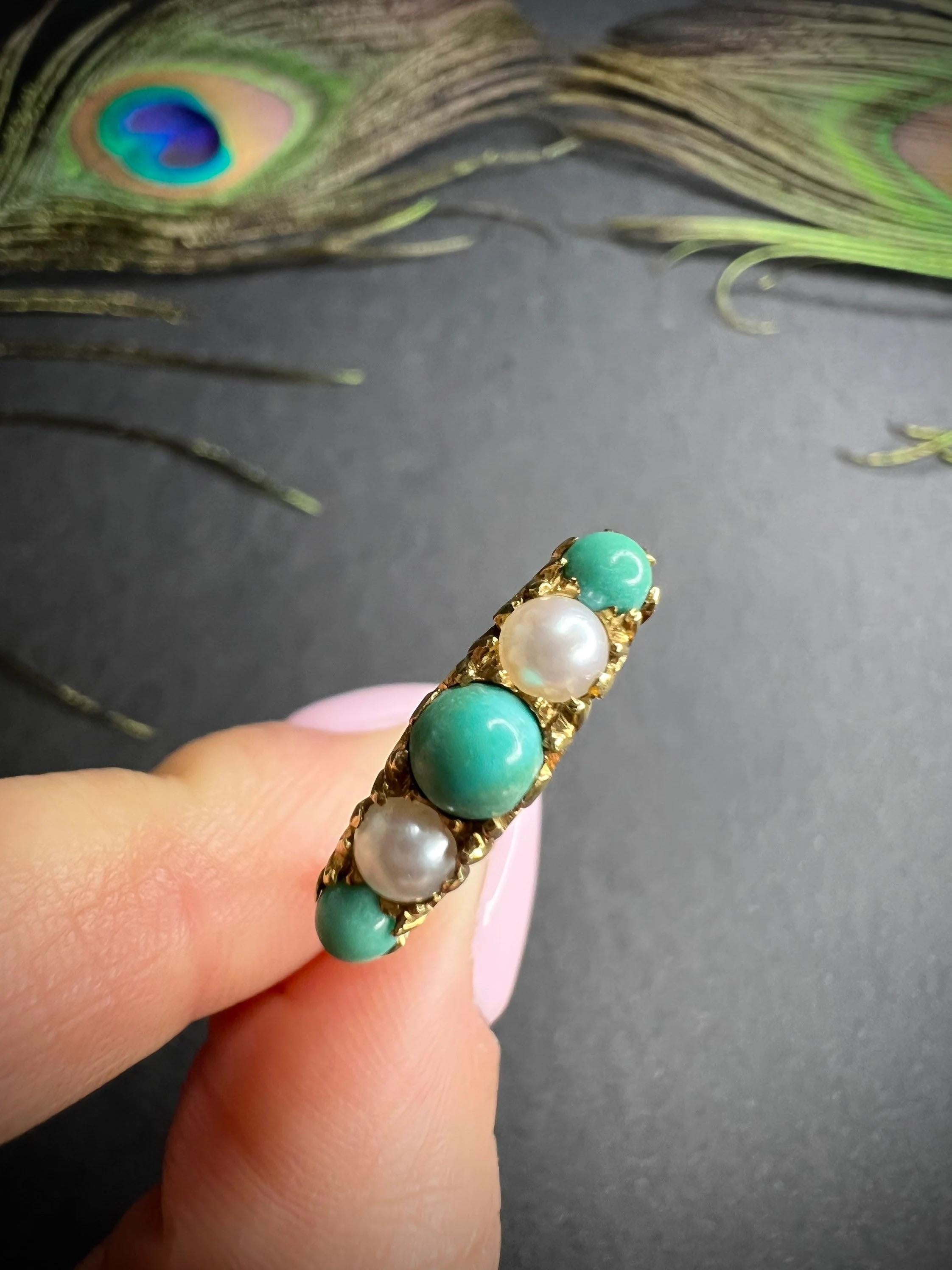 Vintage 18ct Gold Turquoise & Pearl Carved Ring For Sale 2