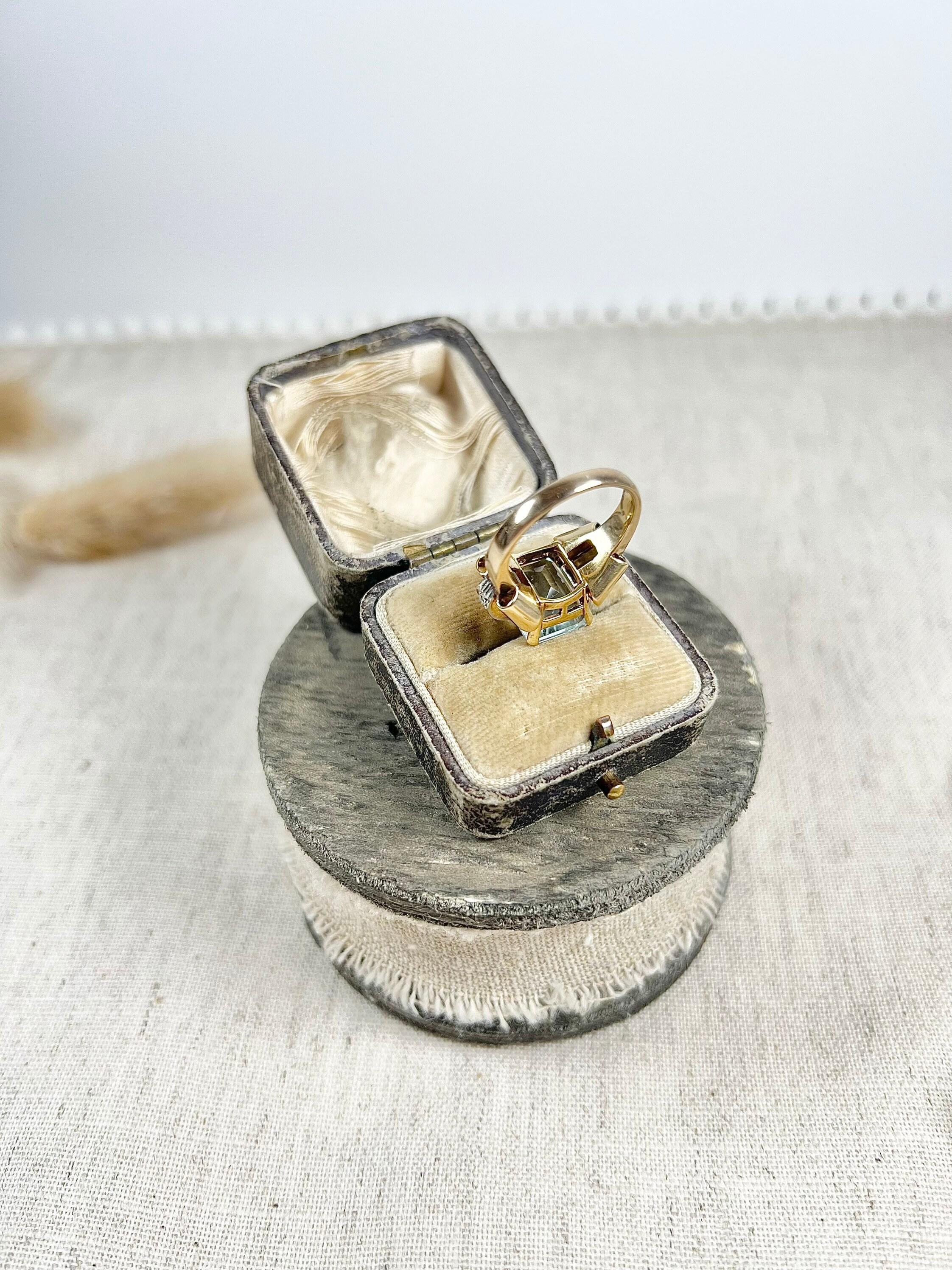 Vintage 18ct Rose Gold, 1940s Aquamarine & Diamond Cocktail Ring For Sale 4